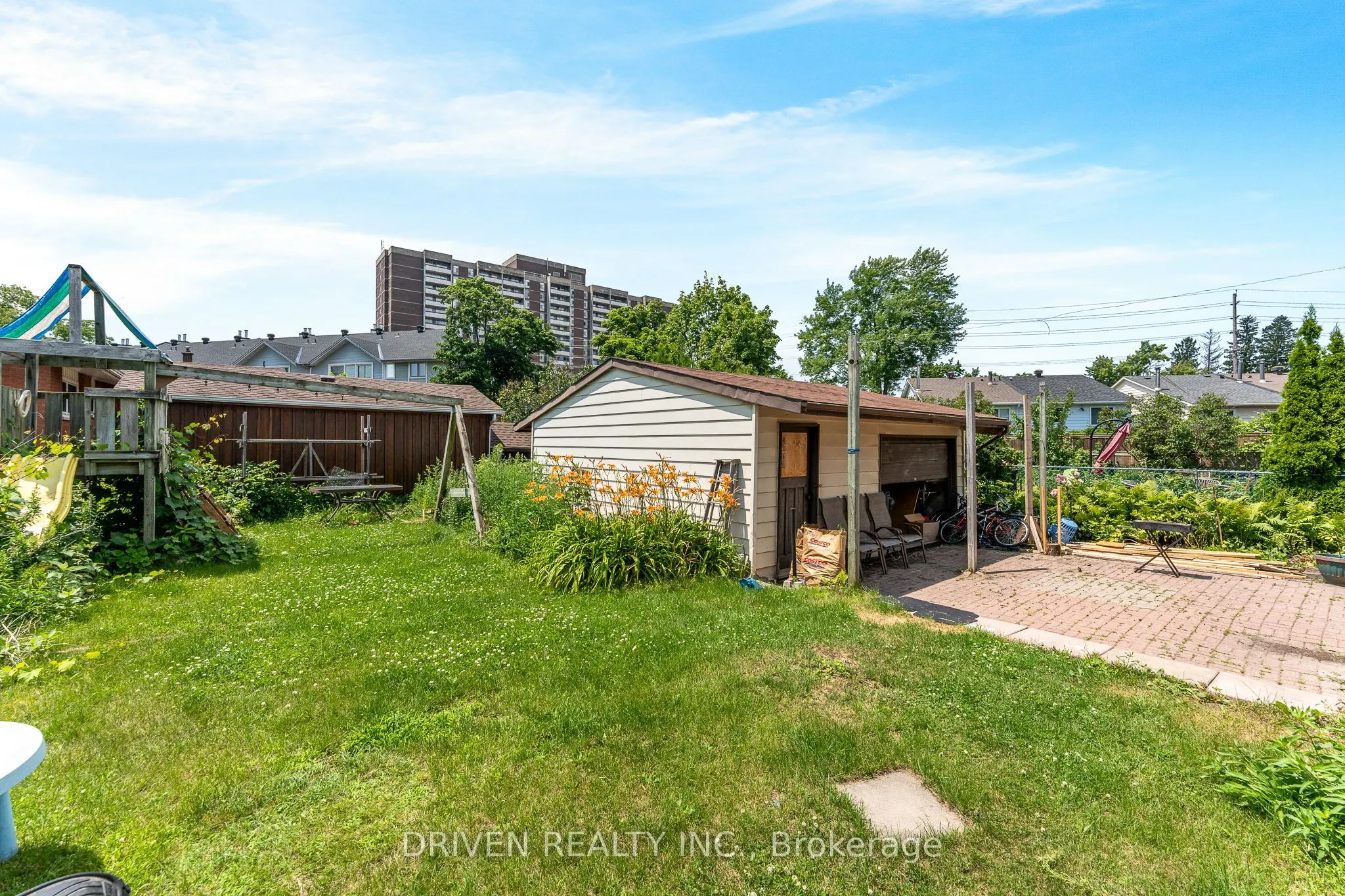 876 Pinecrest Road