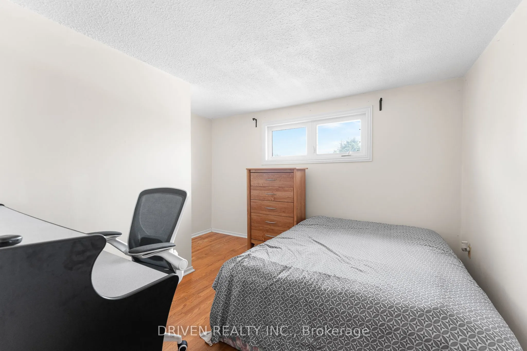876 Pinecrest Road