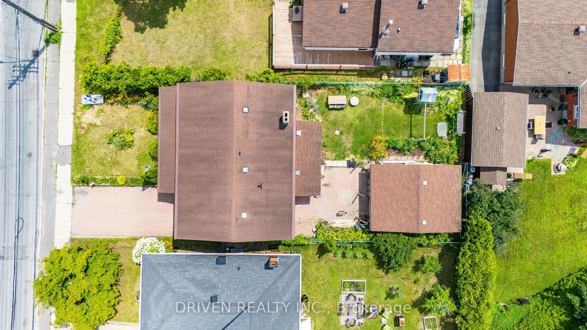 876 Pinecrest Road