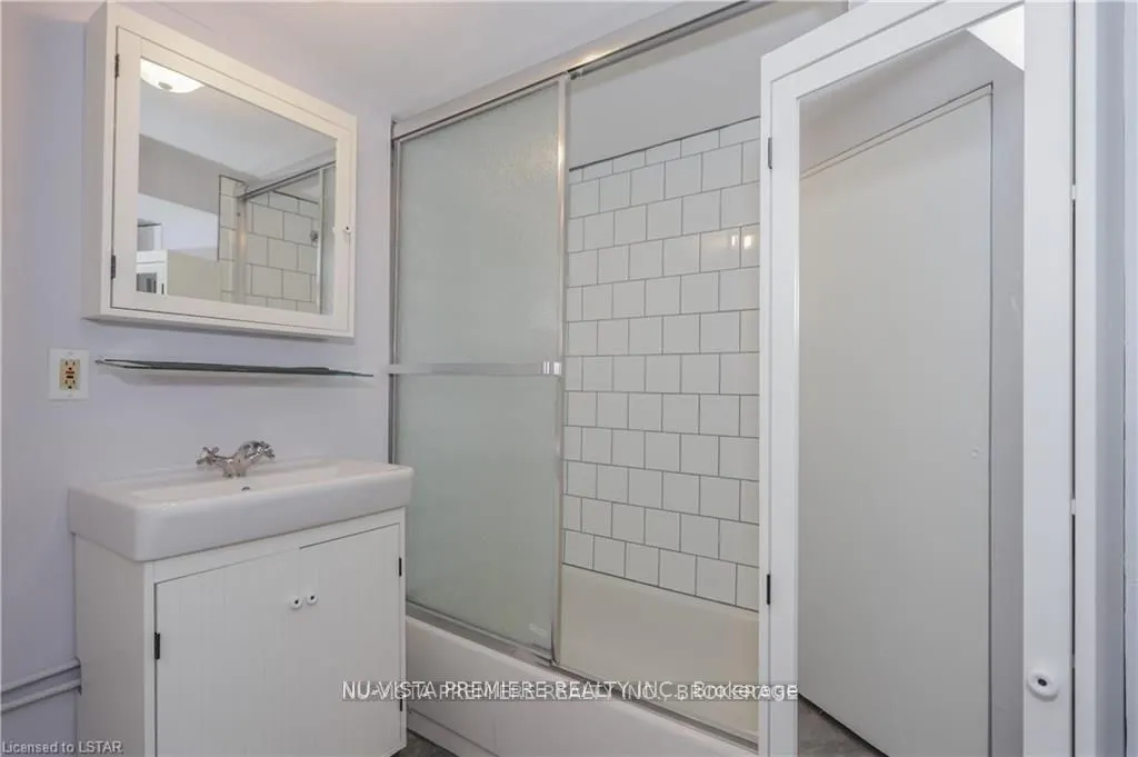132 Wharncliffe Road N, #Lower