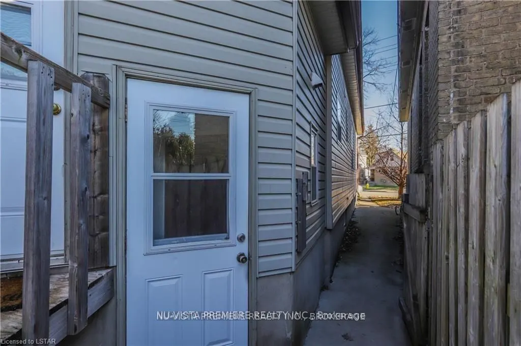 132 Wharncliffe Road N, #Lower