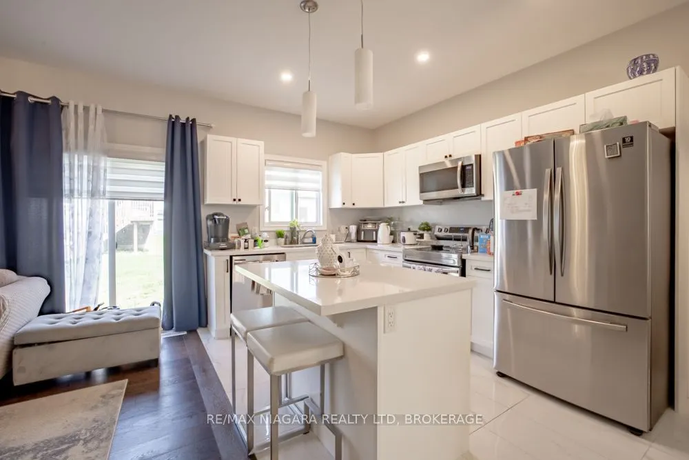 16 Bowman Crescent