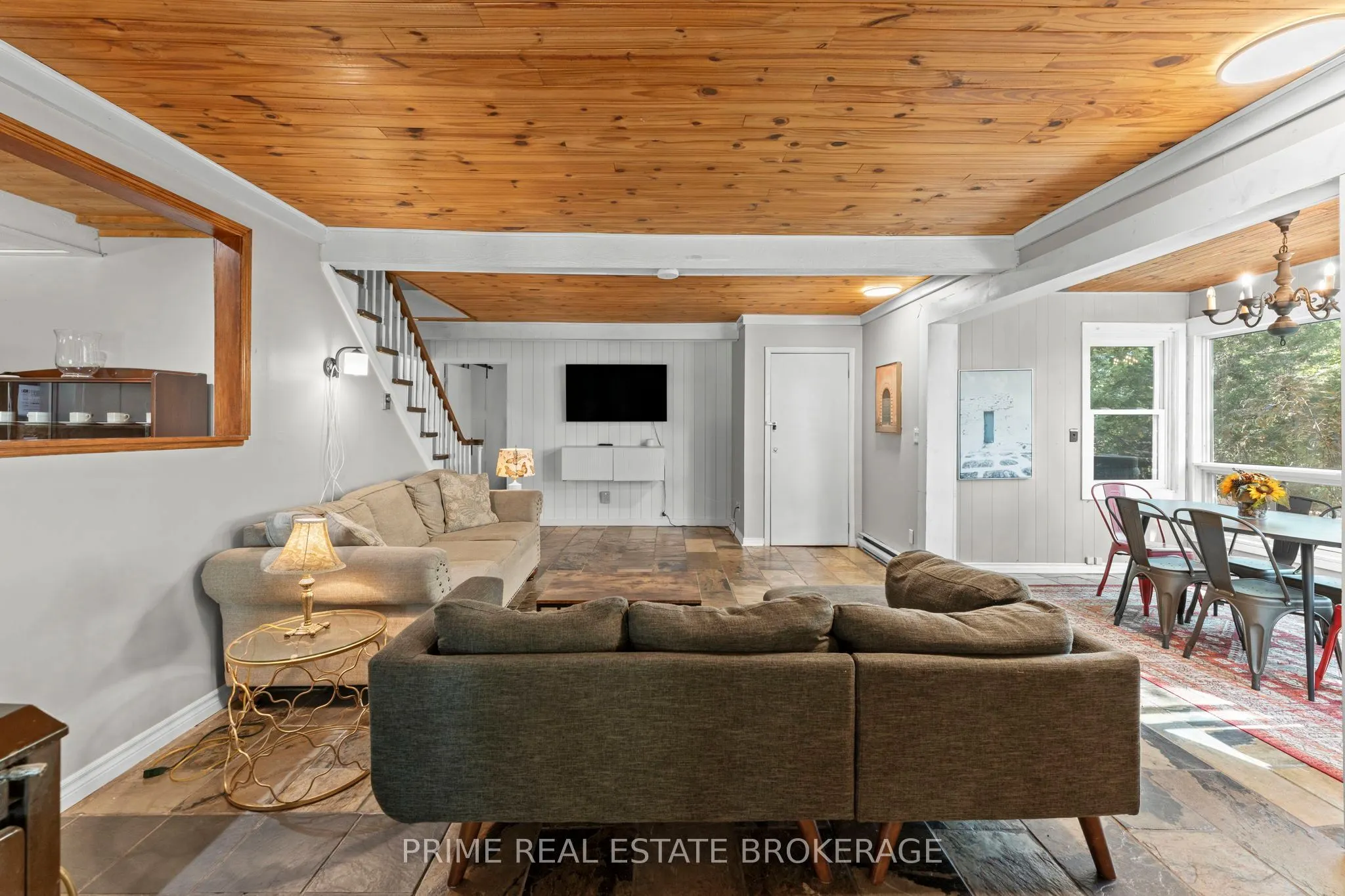 7166 Outer Drive