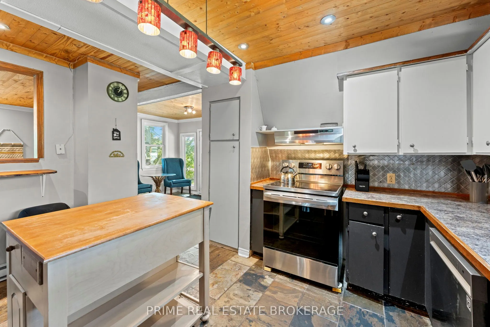 7166 Outer Drive