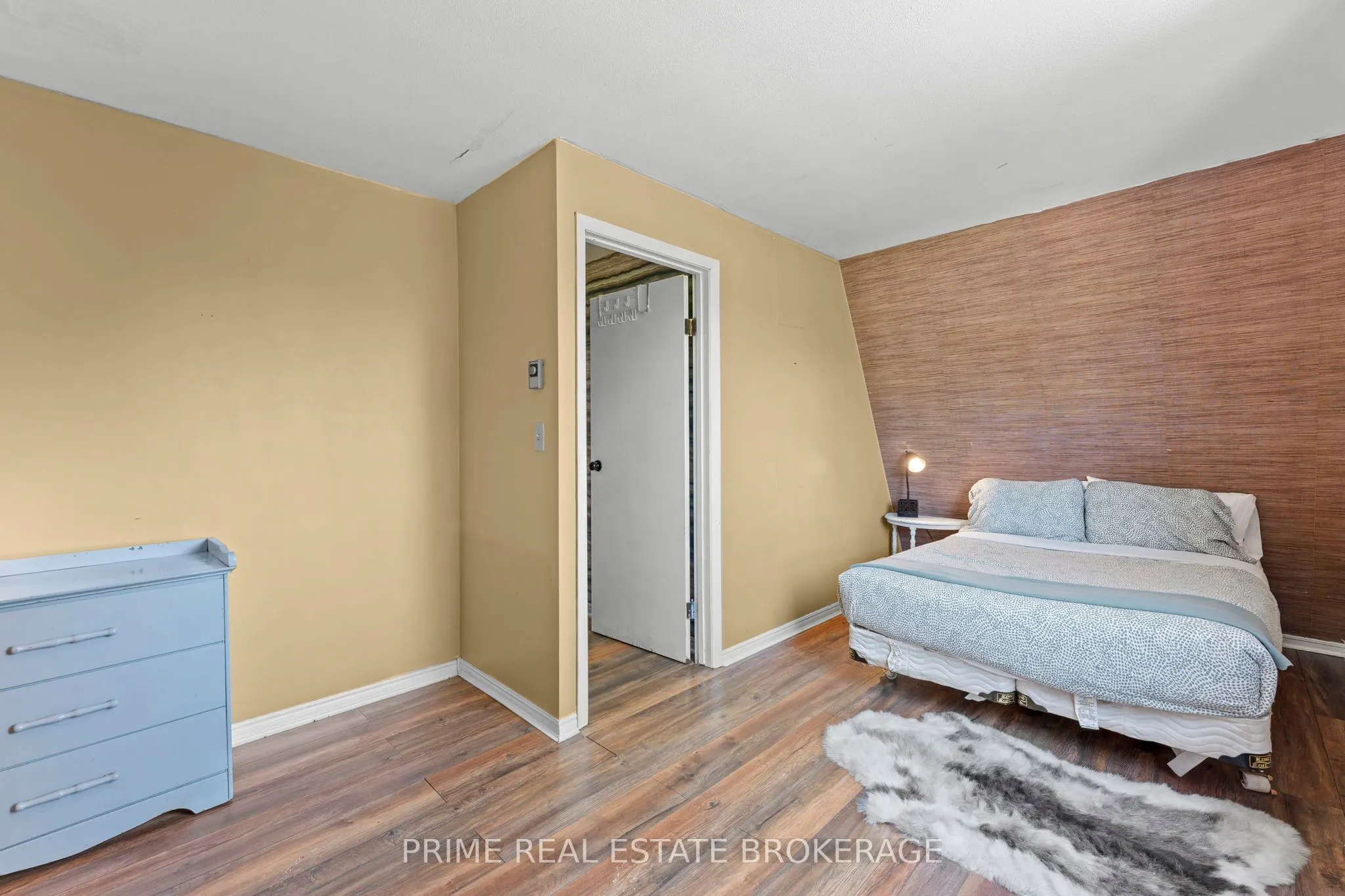 7166 Outer Drive