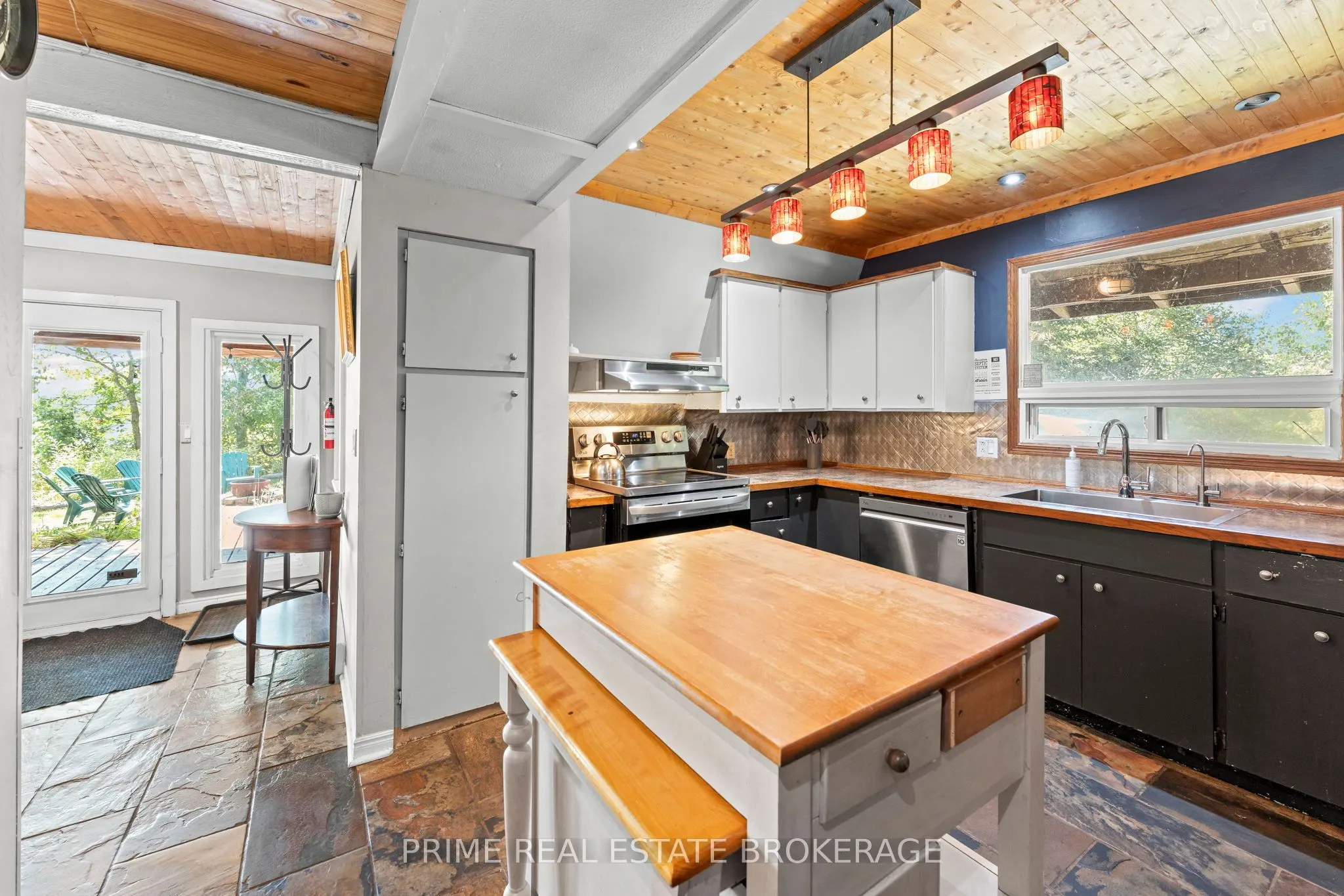 7166 Outer Drive