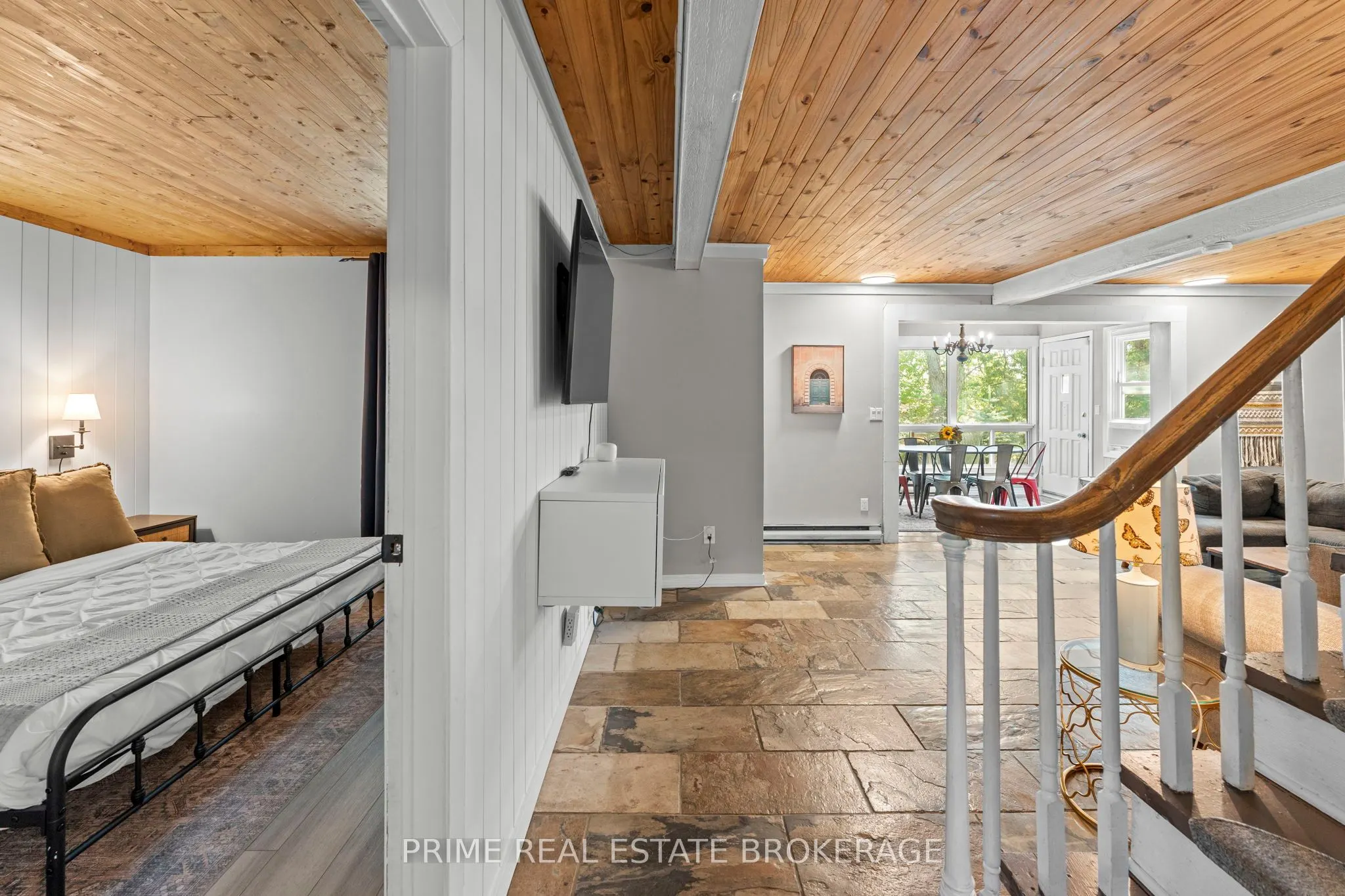 7166 Outer Drive