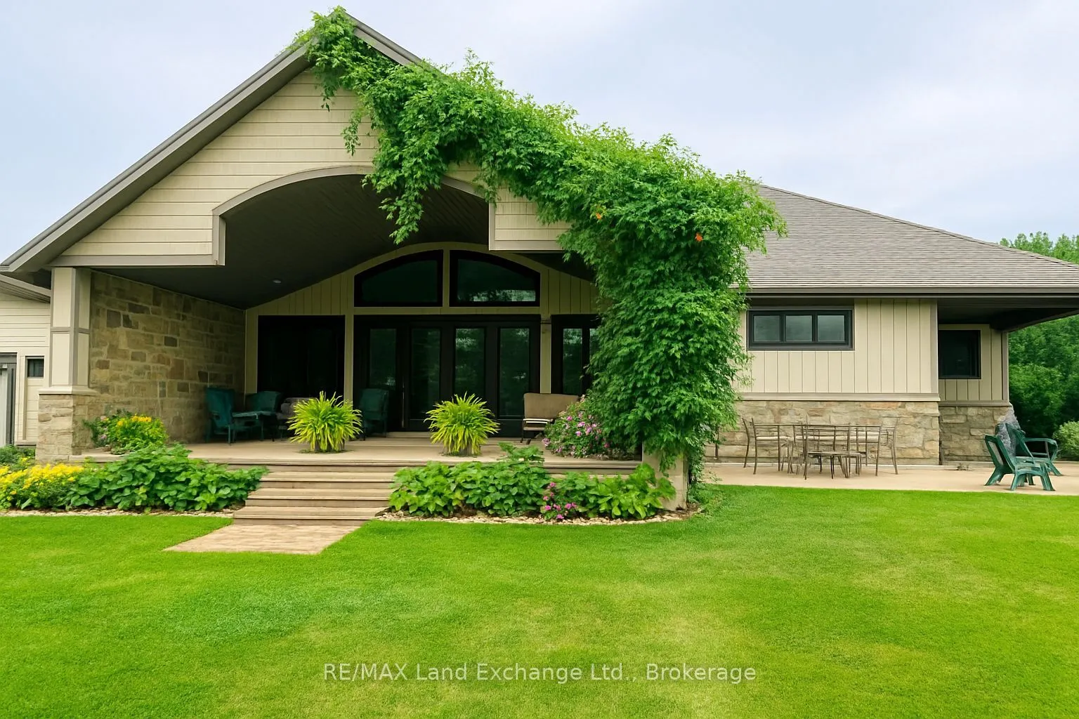 203 Campbell Crescent