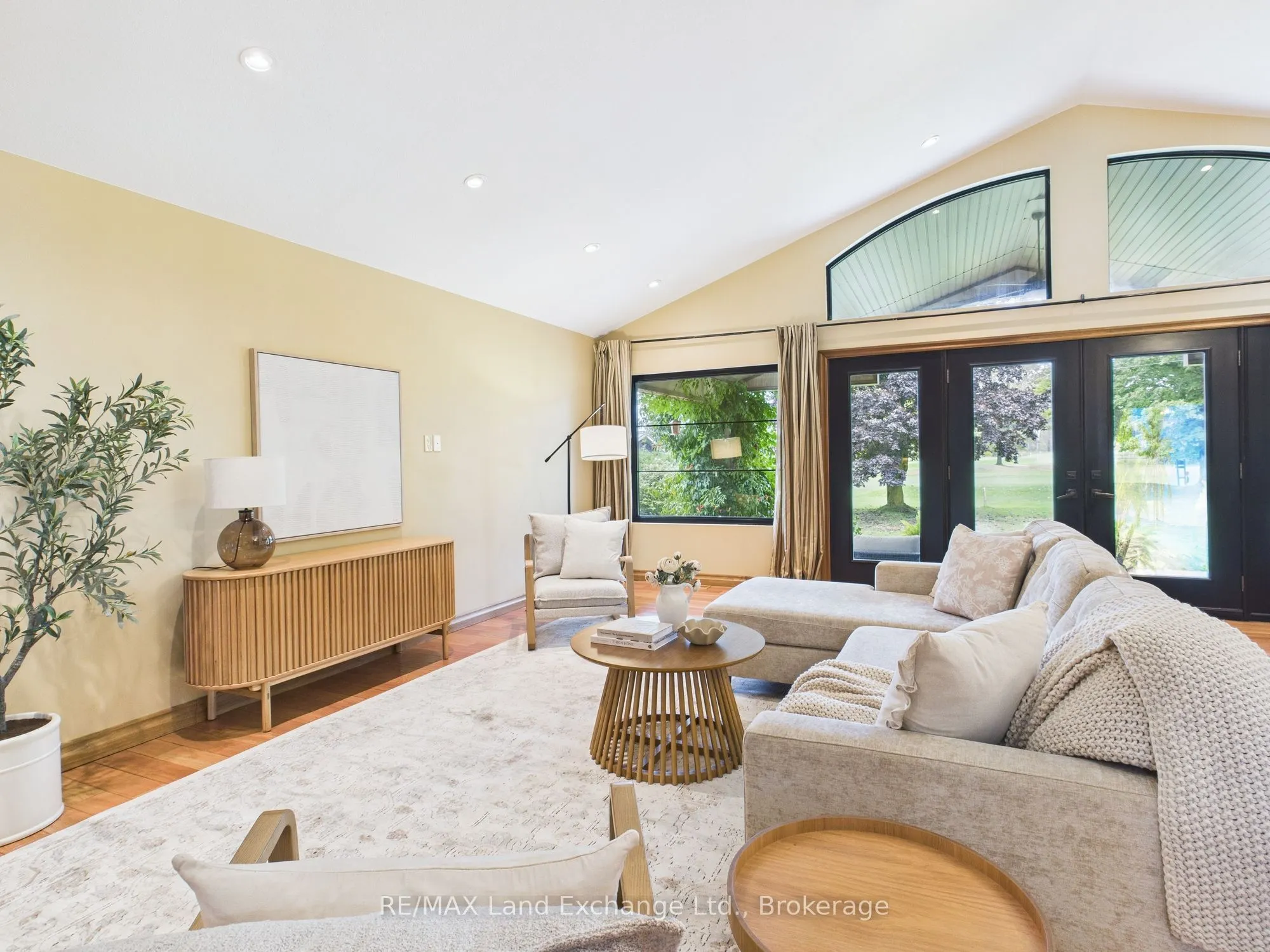 203 Campbell Crescent