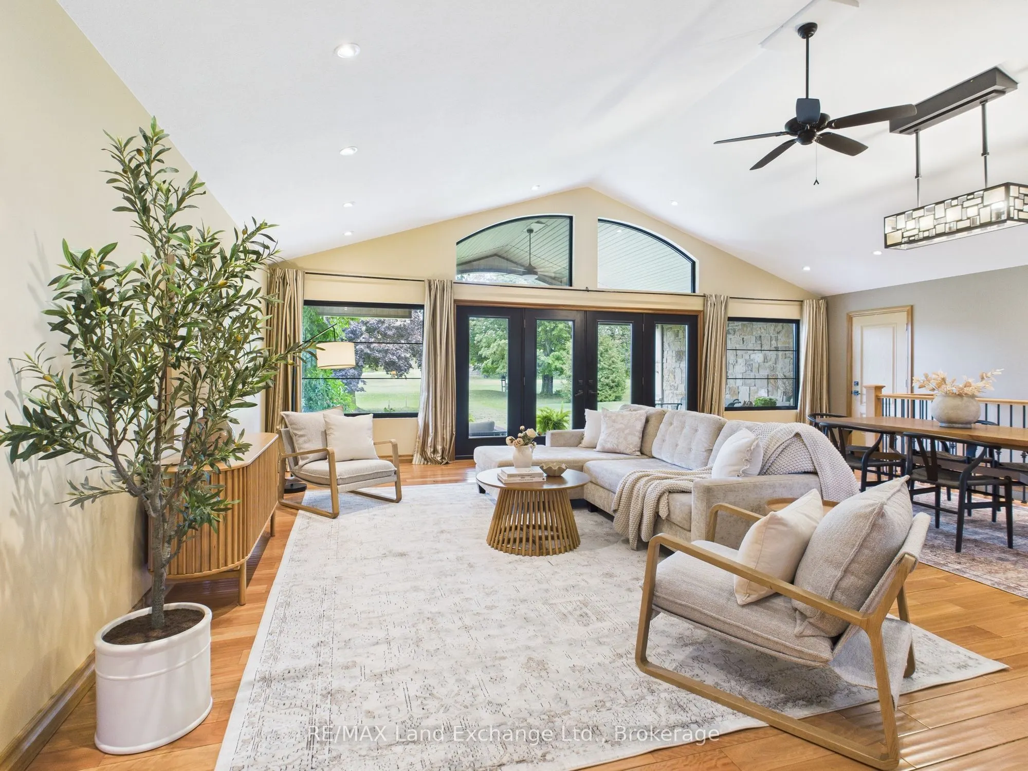 203 Campbell Crescent