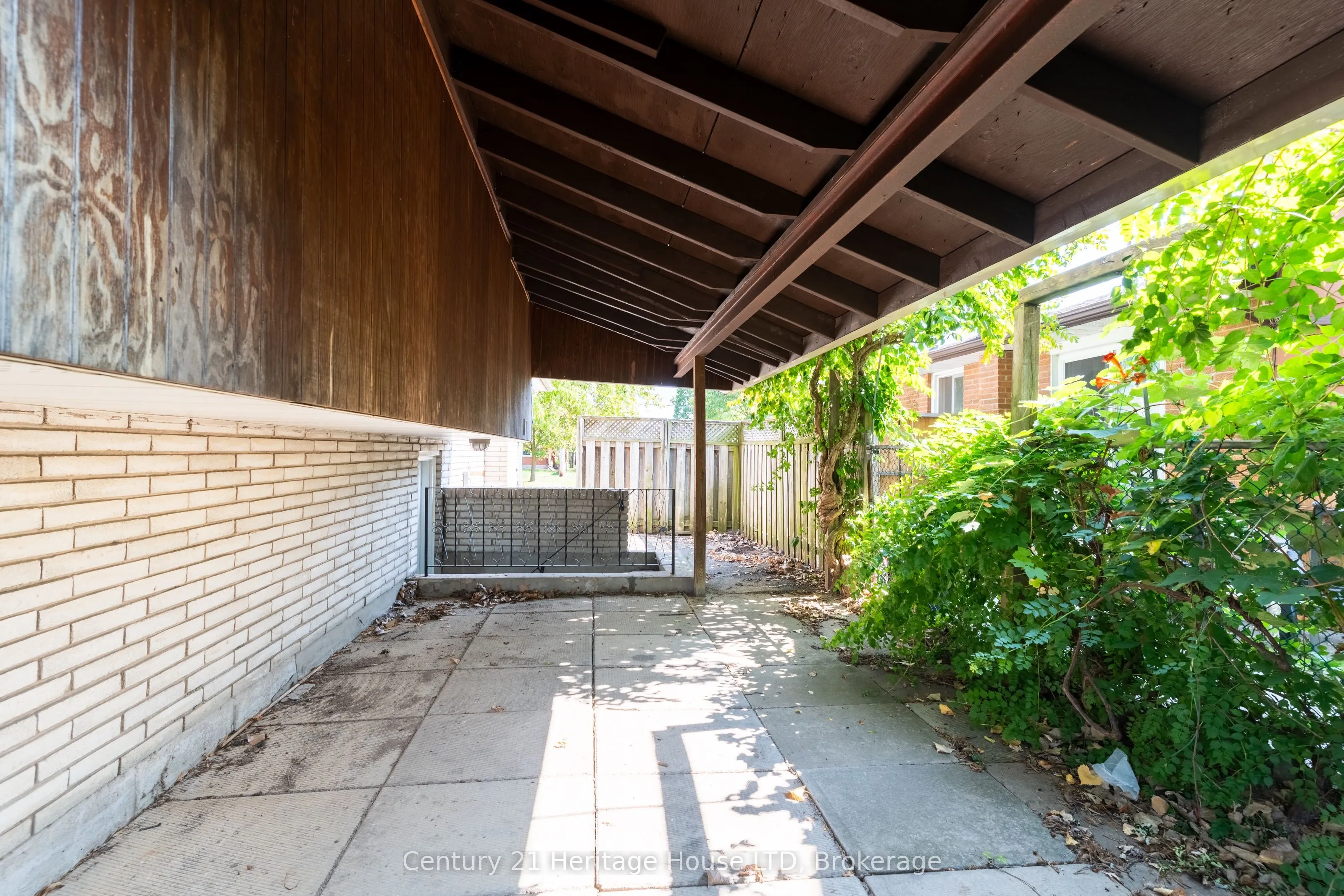 387 First Avenue N