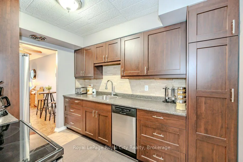105 Conroy Crescent, #511