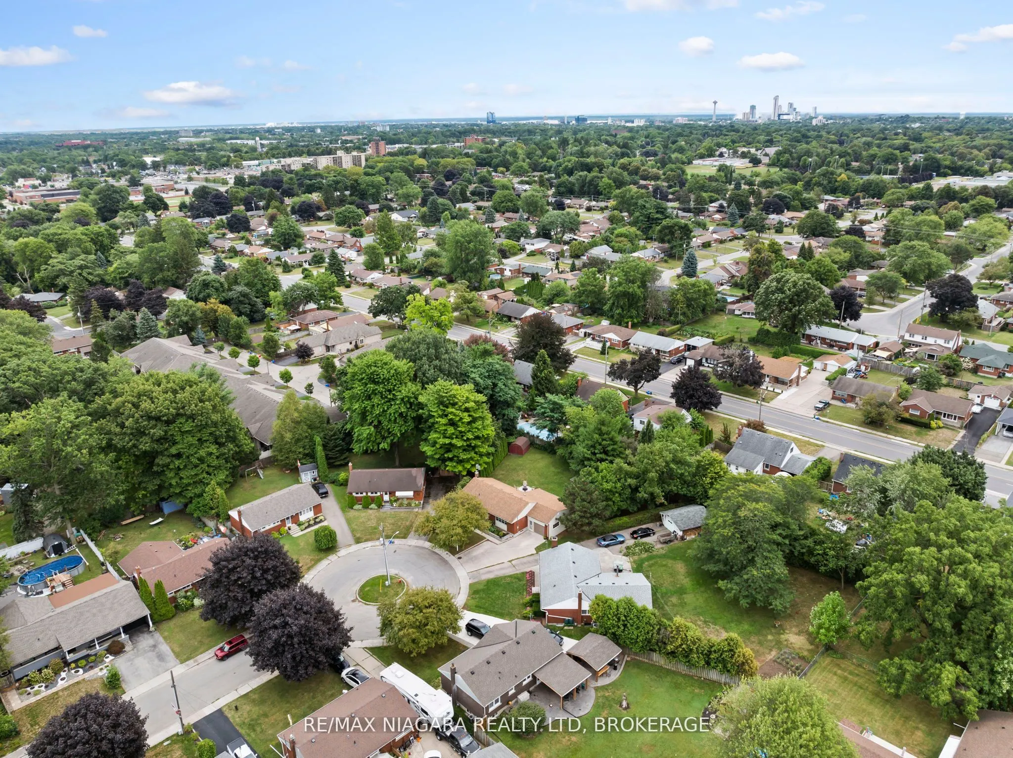 3416 Sheppard Crescent