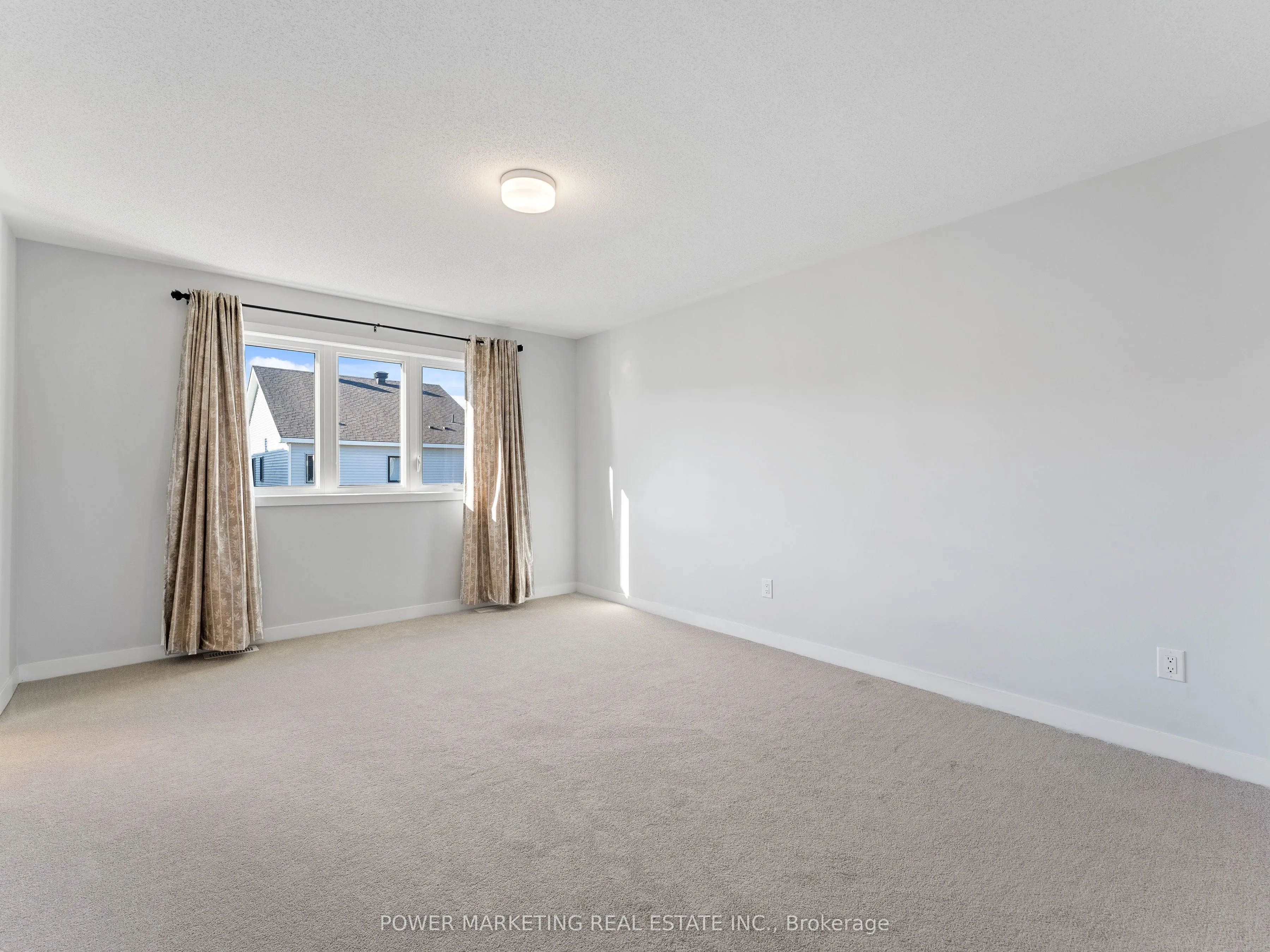 1017 Curraglass Walk