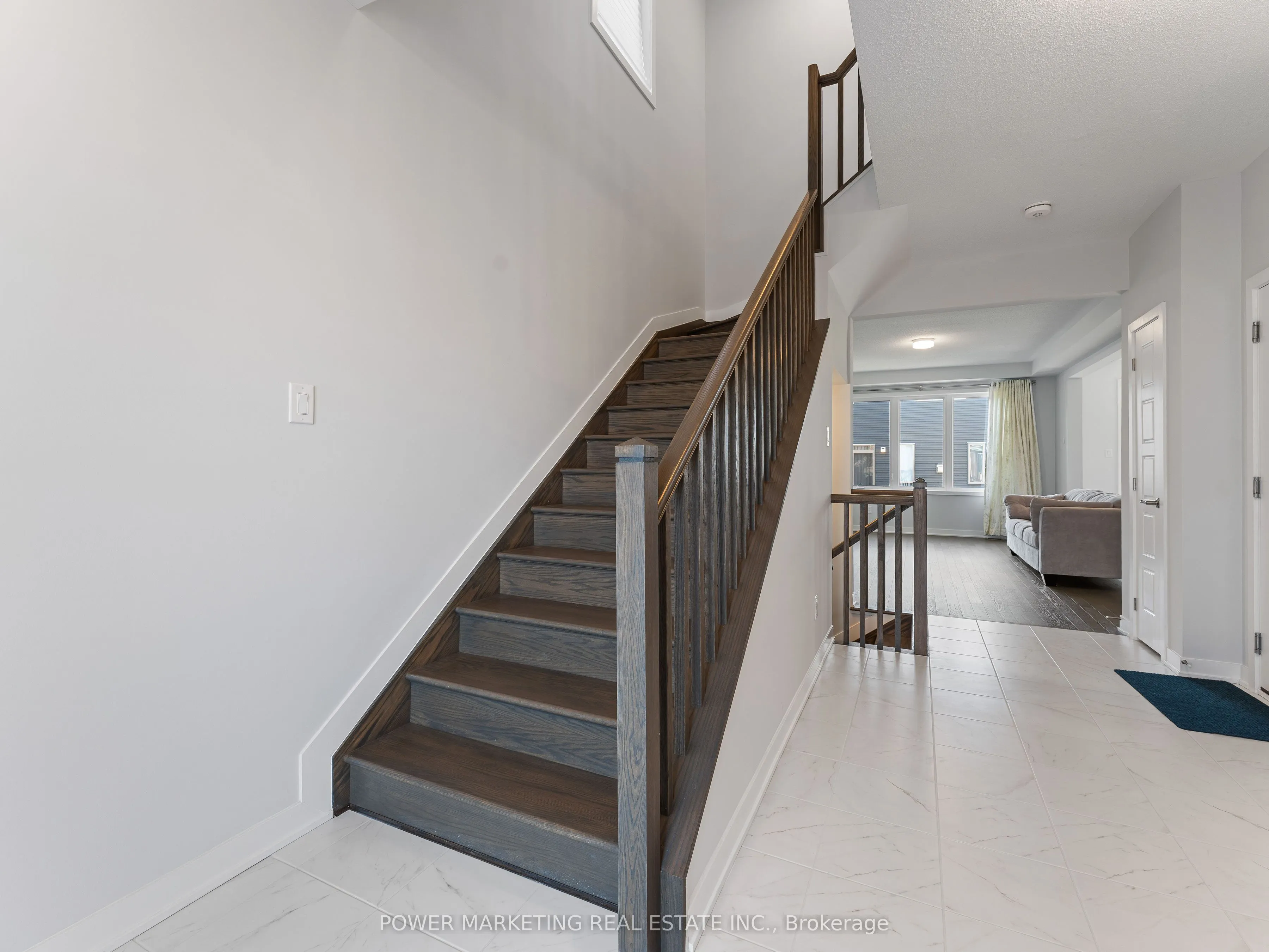 1017 Curraglass Walk