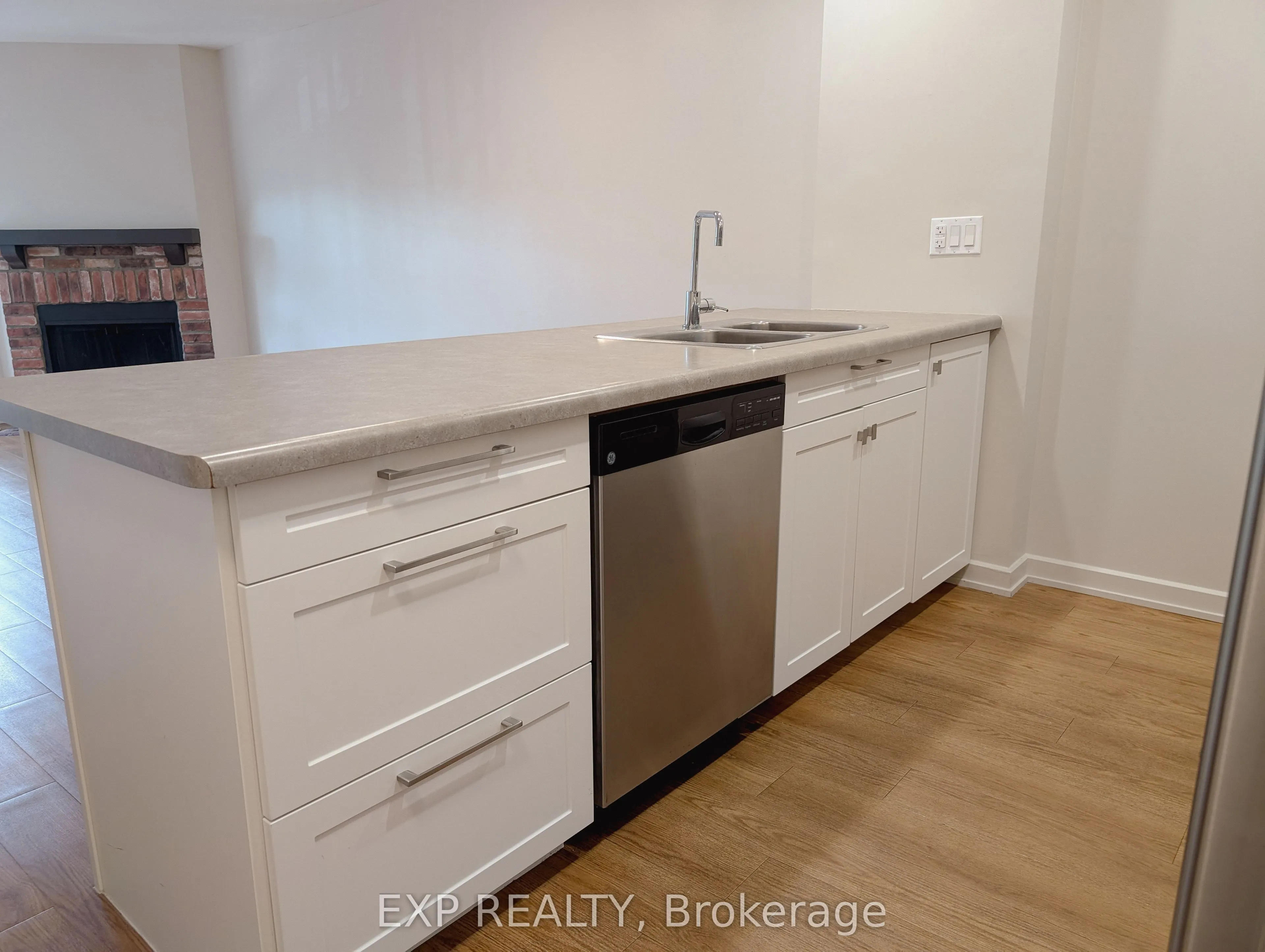 1300 Richmond Road, #407