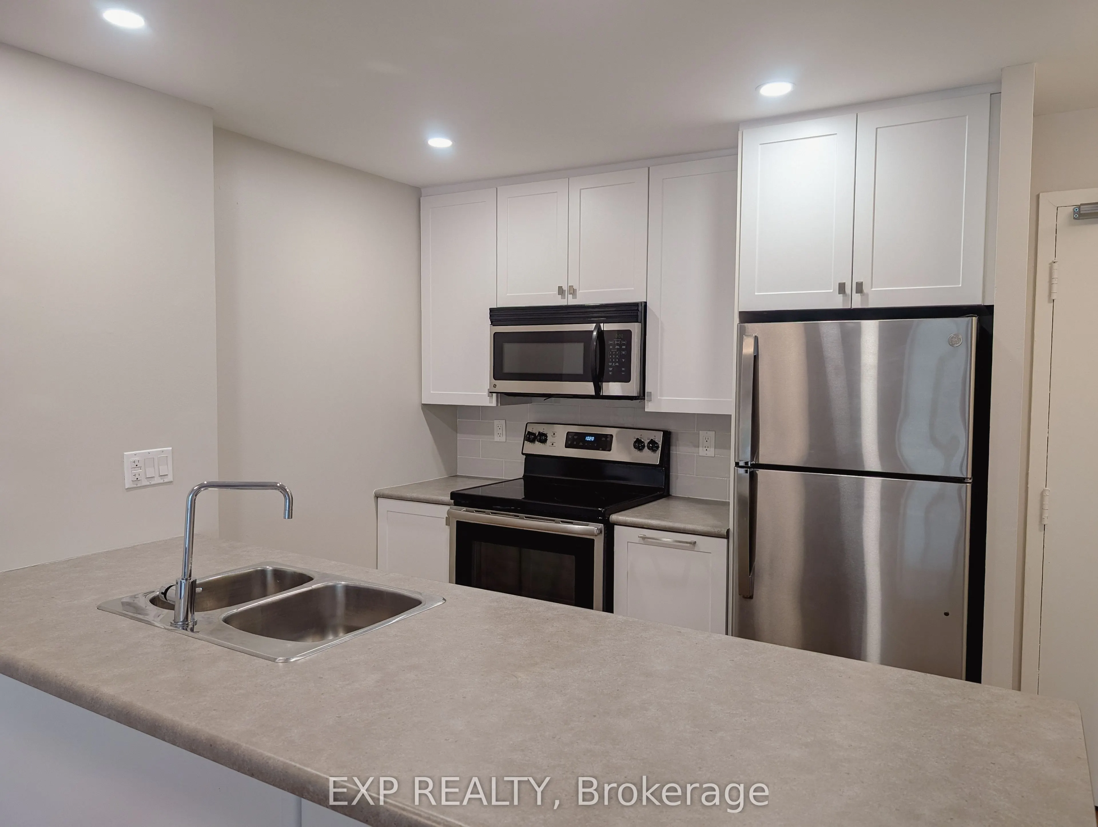 1300 Richmond Road, #407