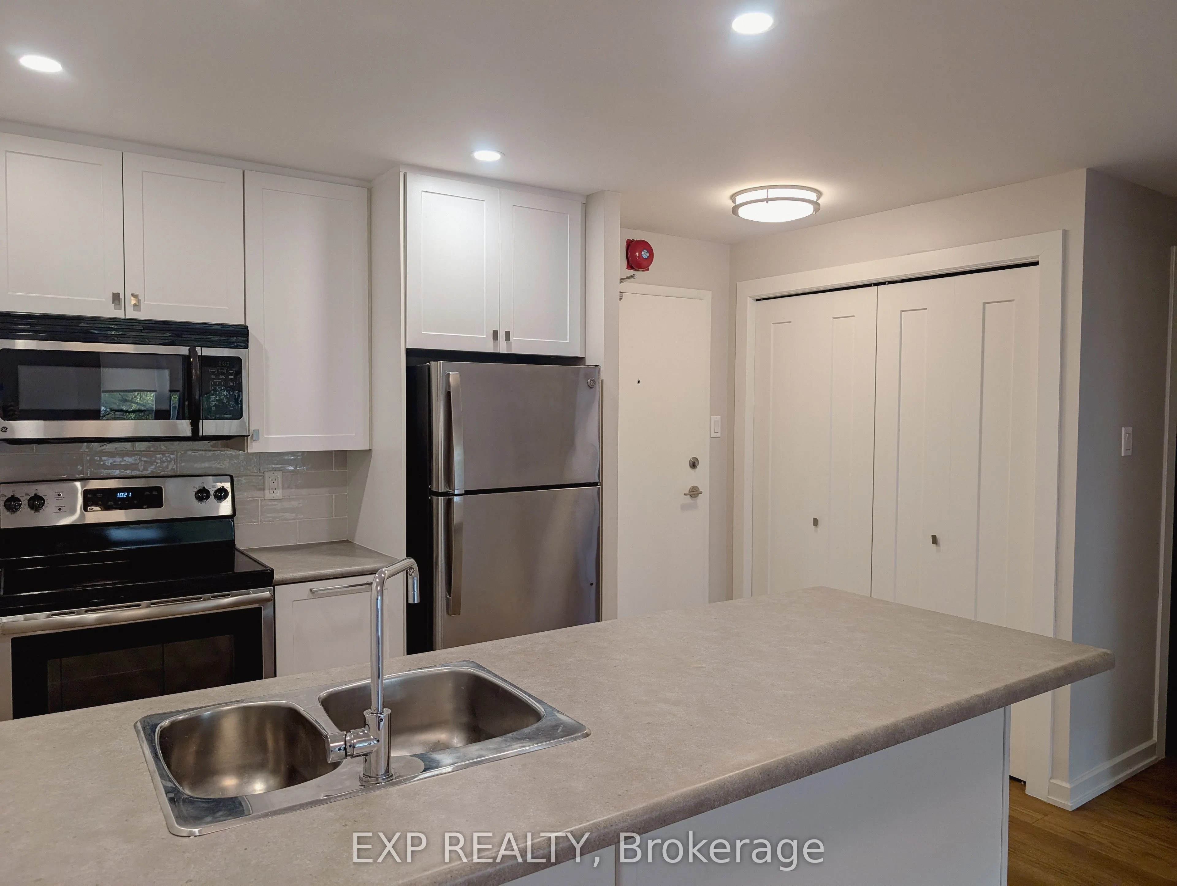 1300 Richmond Road, #407