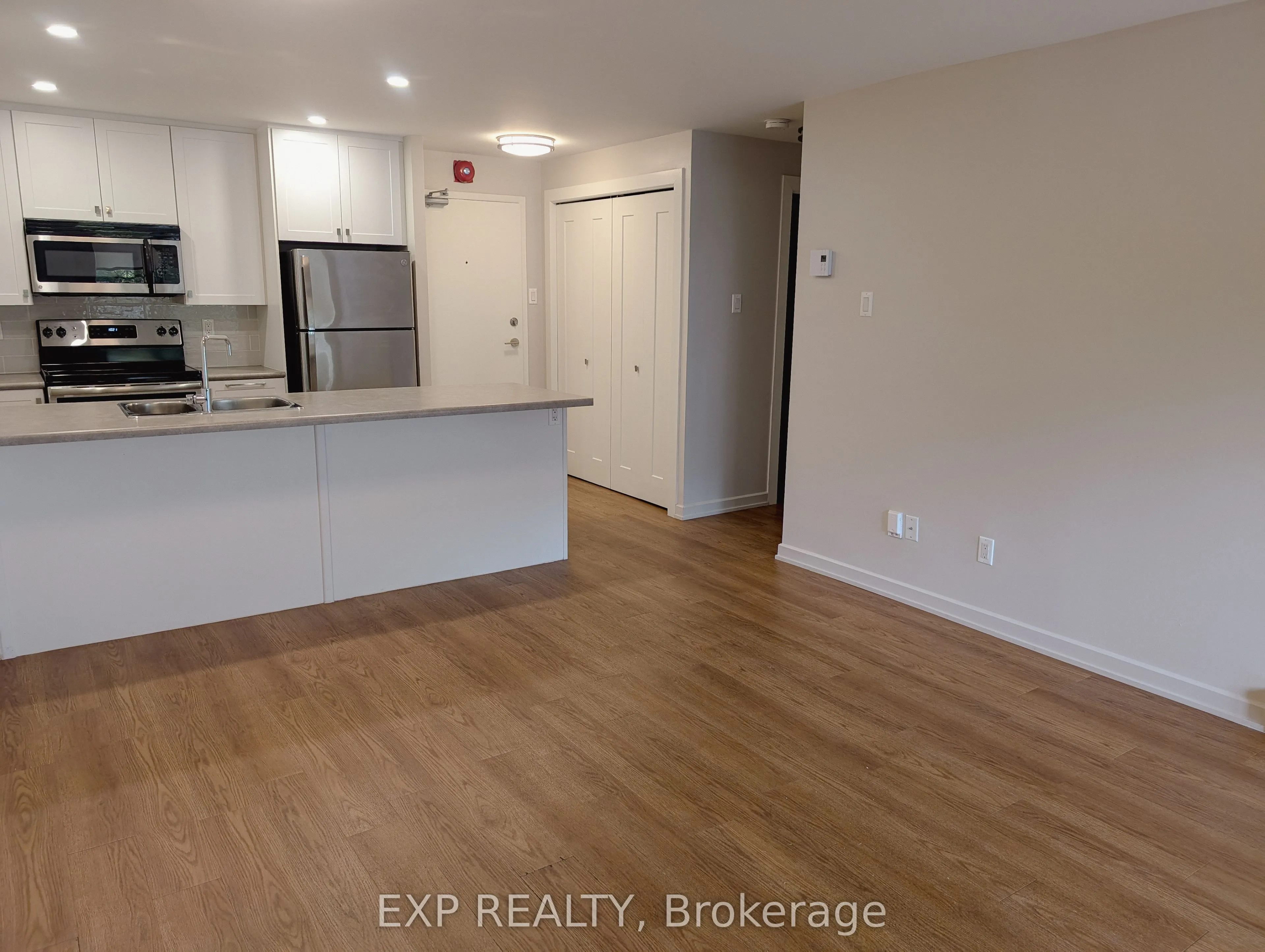 1300 Richmond Road, #407