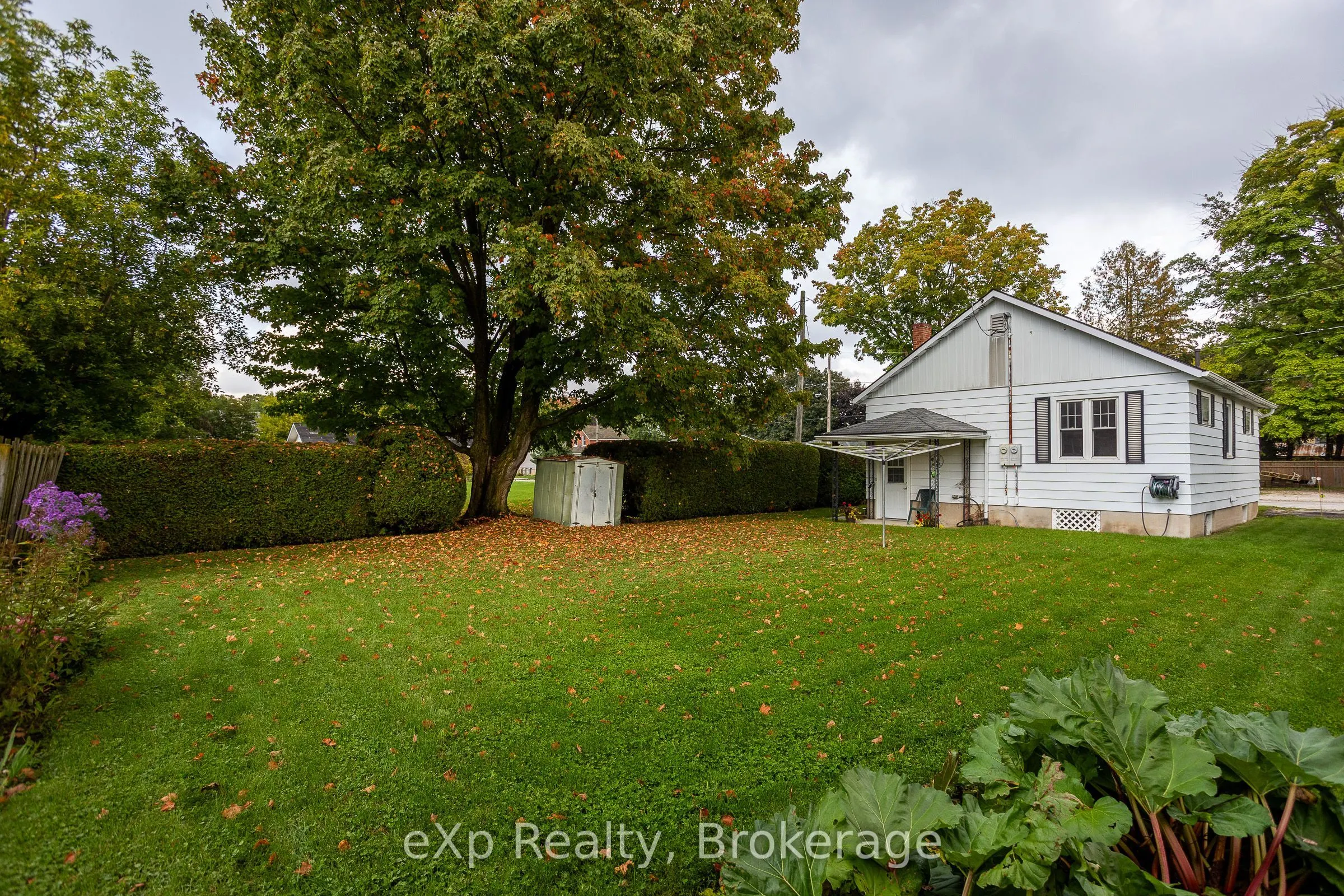 76 3rd Ave SW