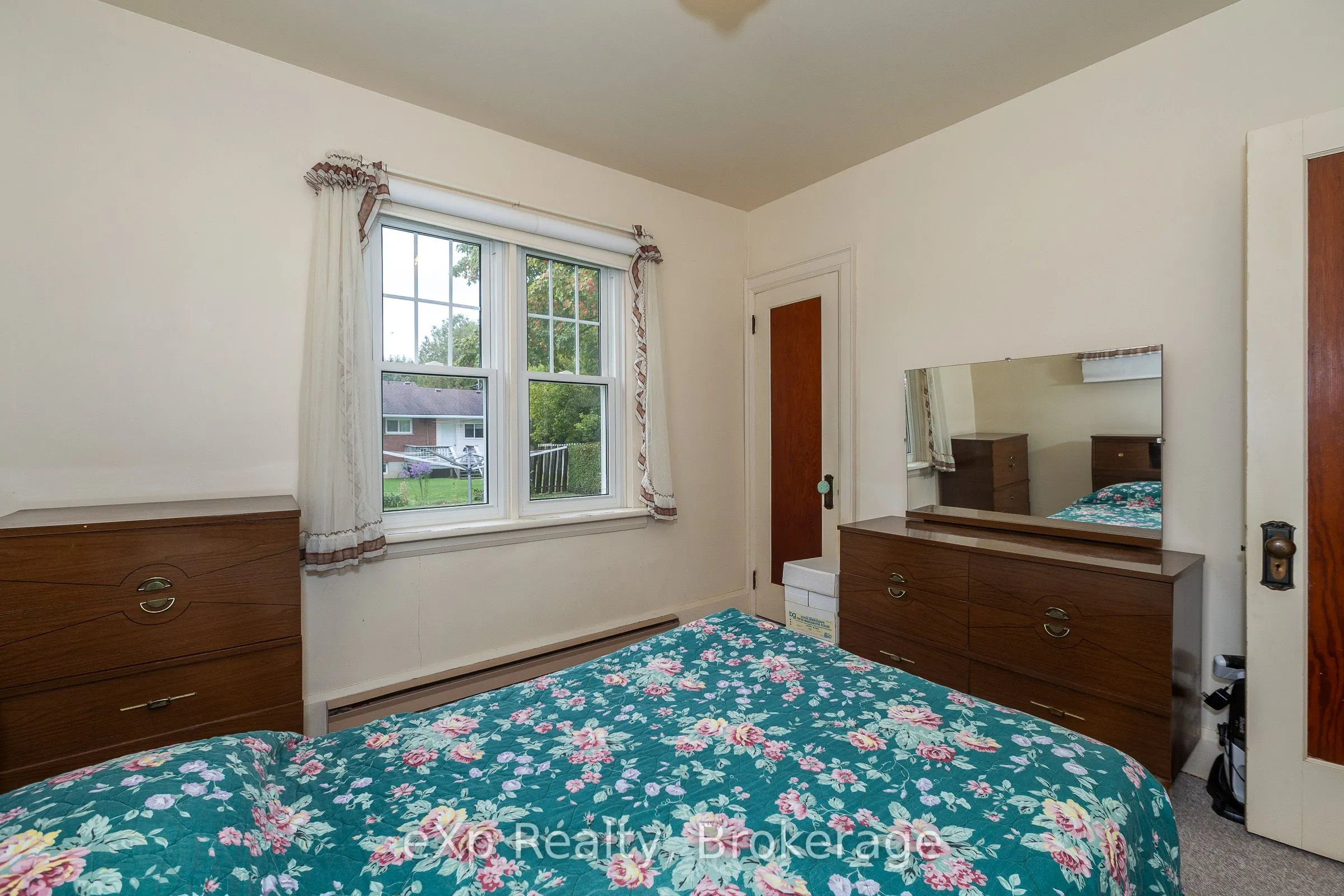76 3rd Ave SW