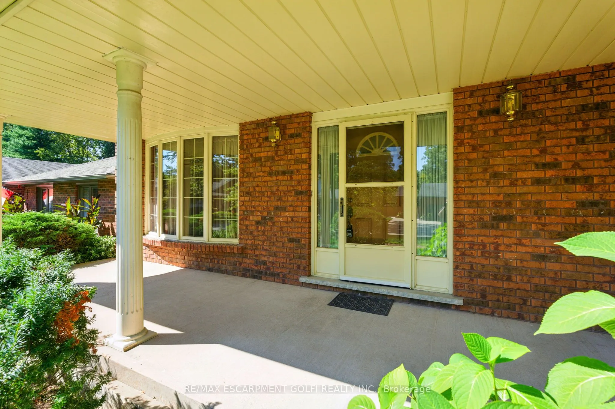 32 Deerpark Crescent