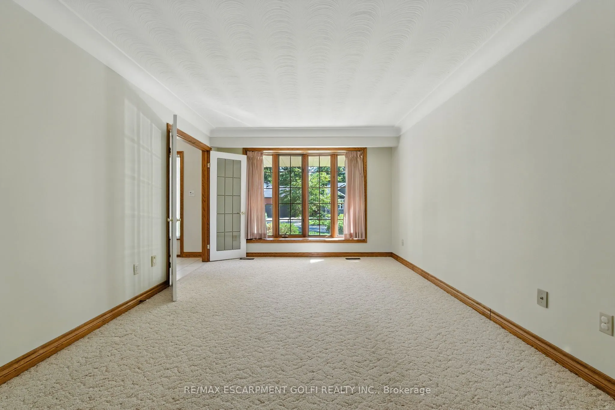 32 Deerpark Crescent