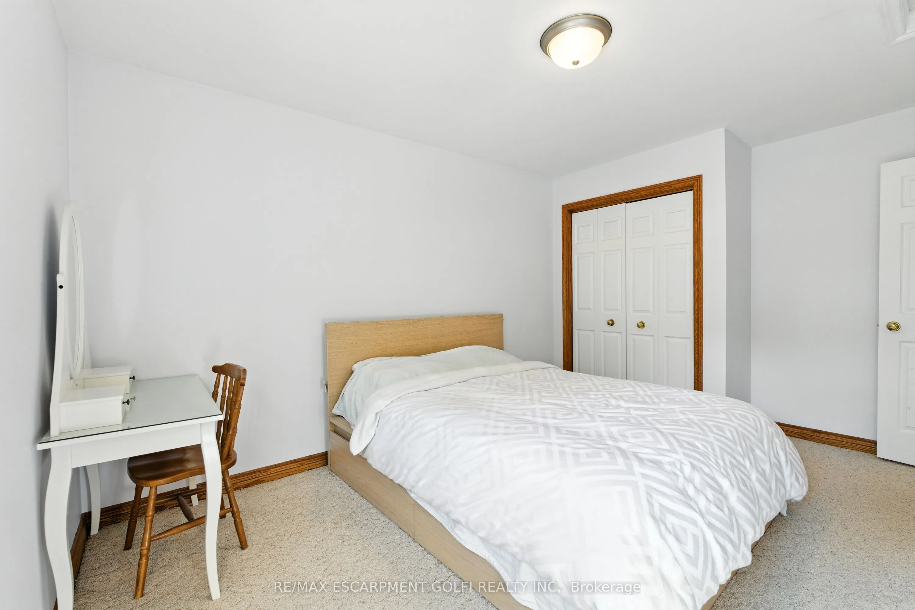 32 Deerpark Crescent