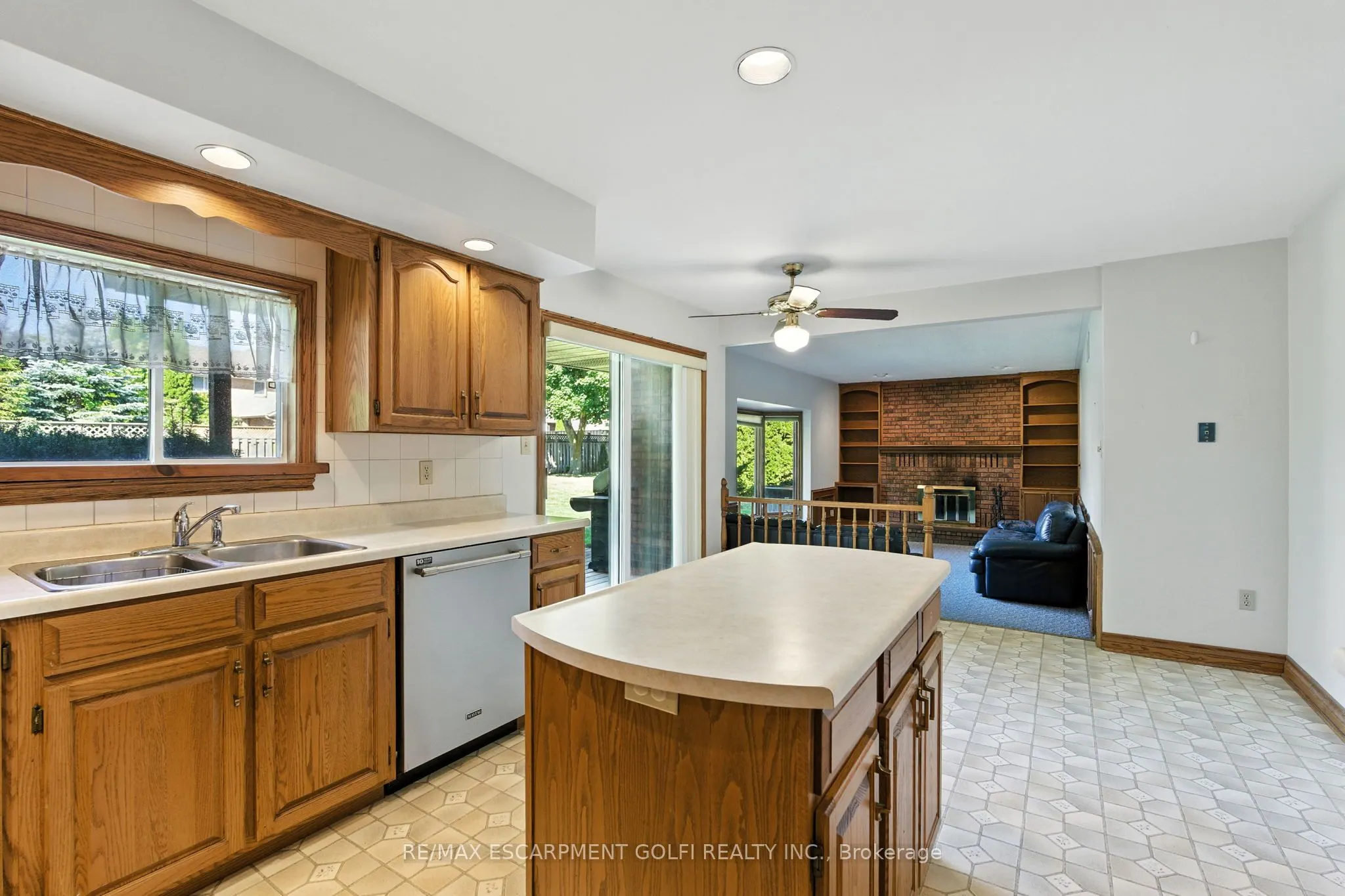 32 Deerpark Crescent