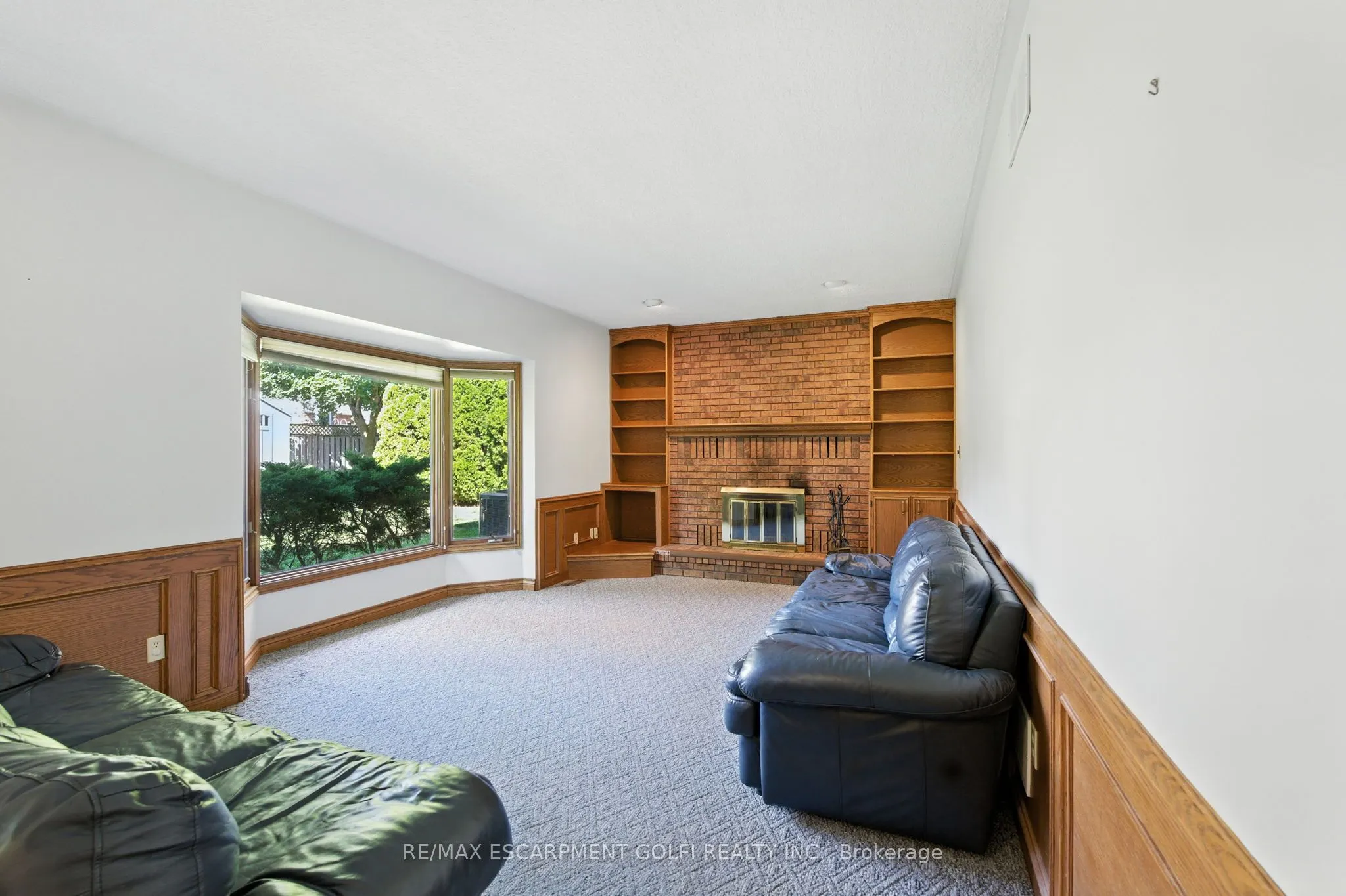 32 Deerpark Crescent