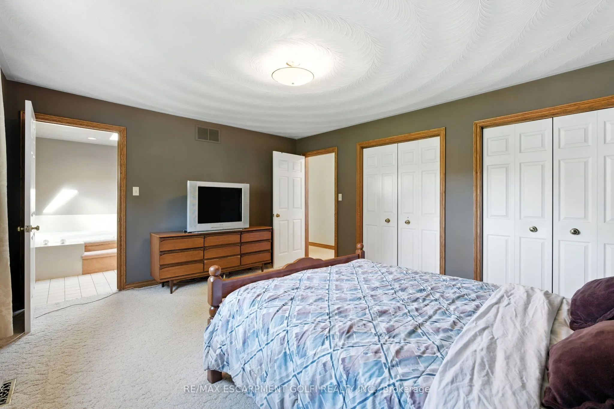 32 Deerpark Crescent