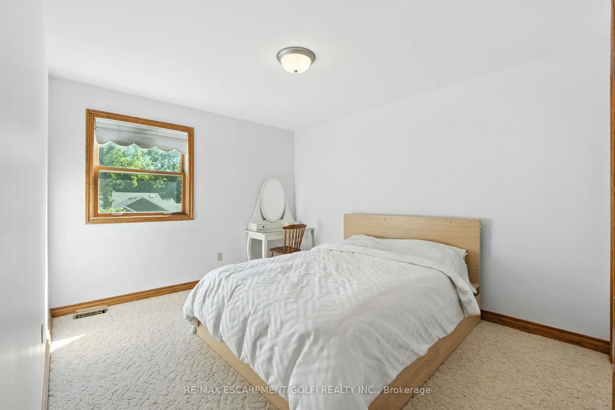 32 Deerpark Crescent