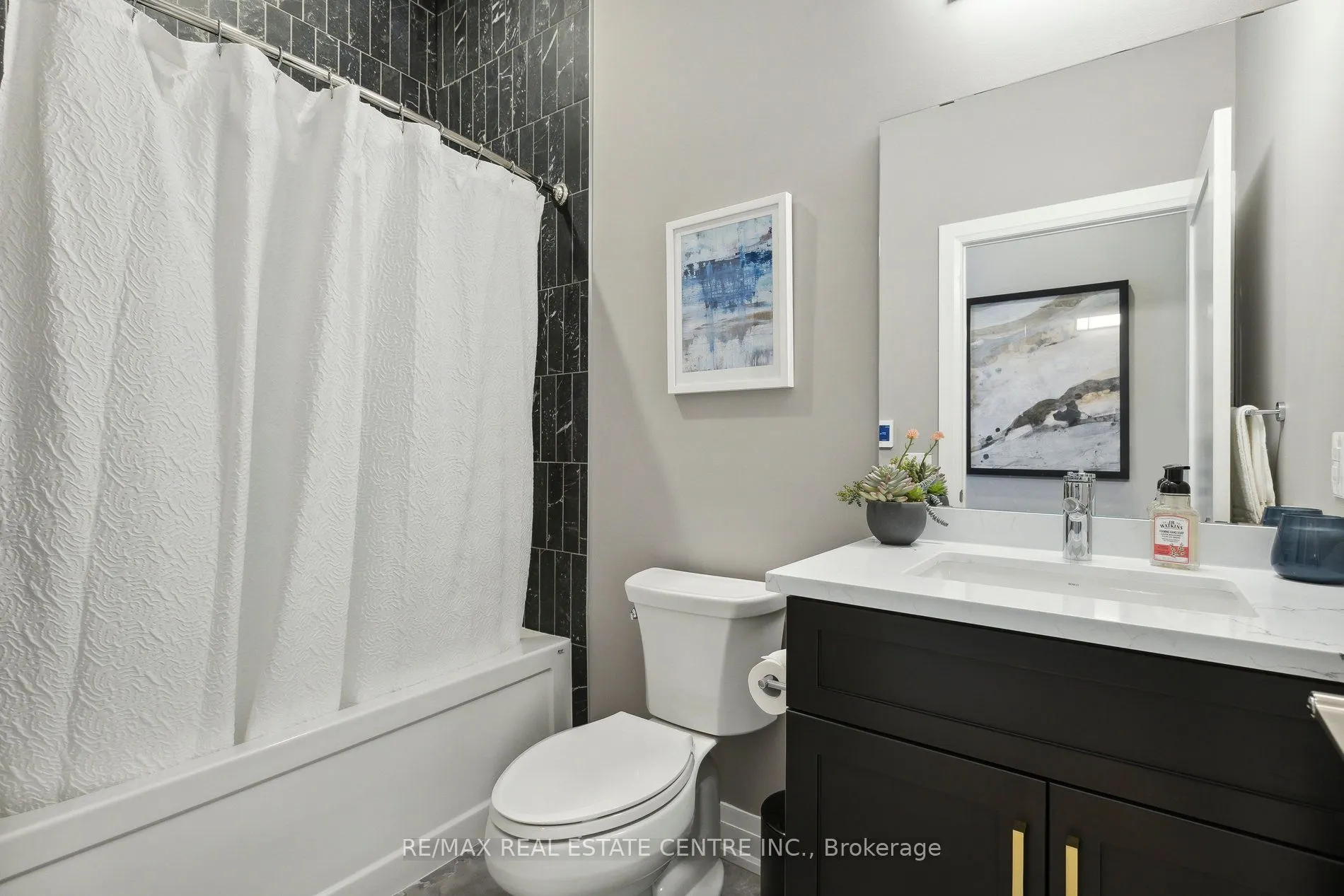 71 Wyndham Street S, #703