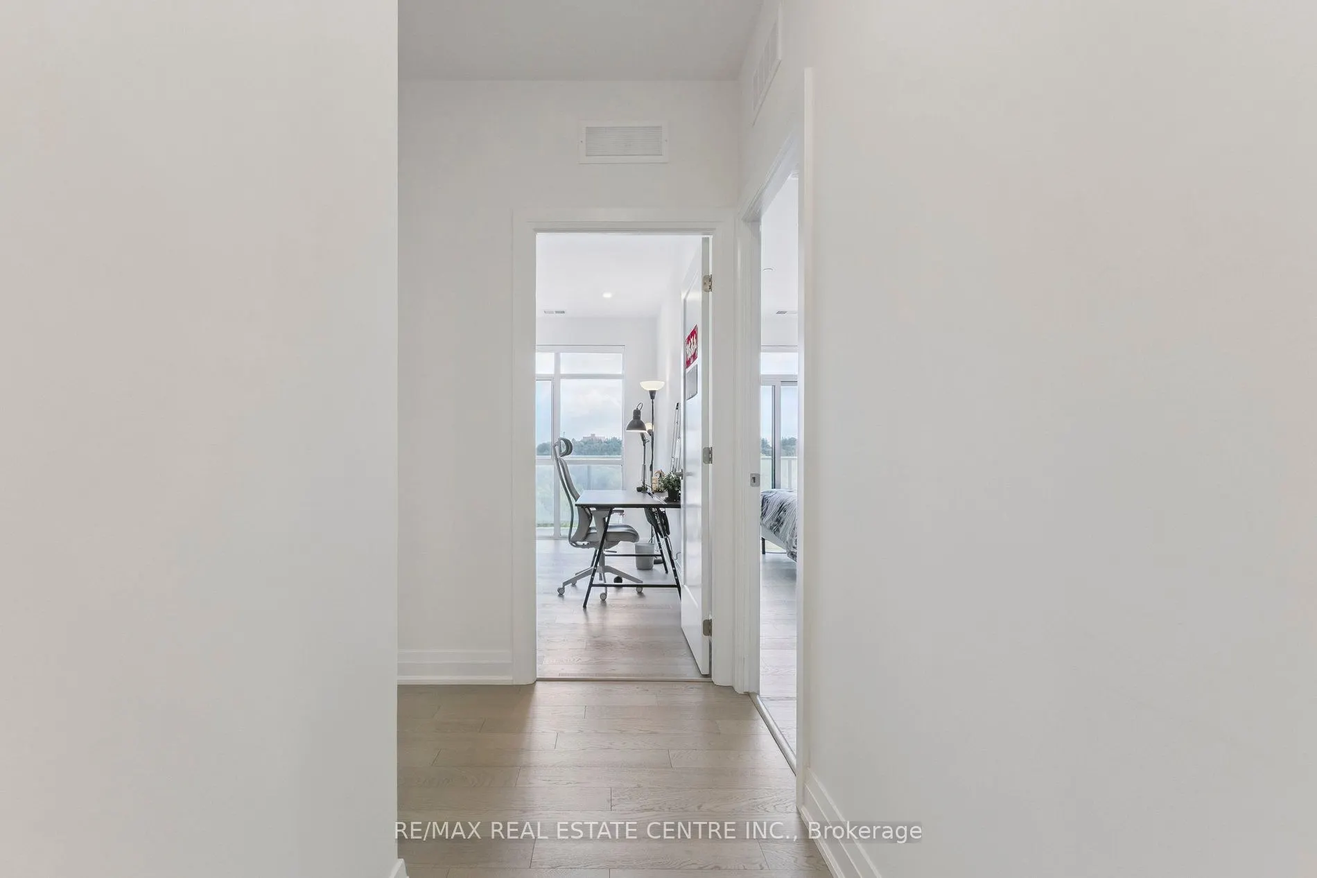 71 Wyndham Street S, #703