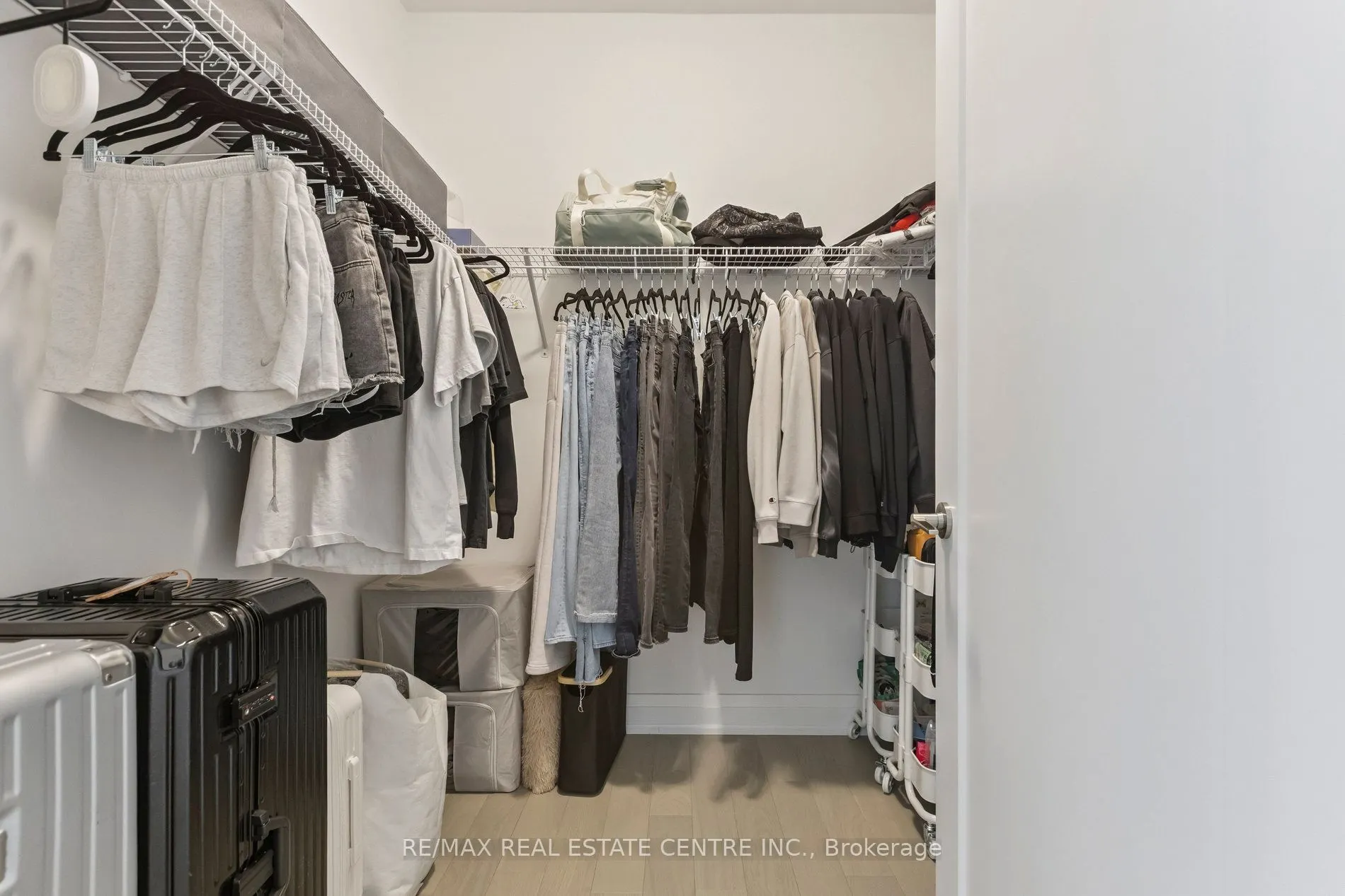 71 Wyndham Street S, #703