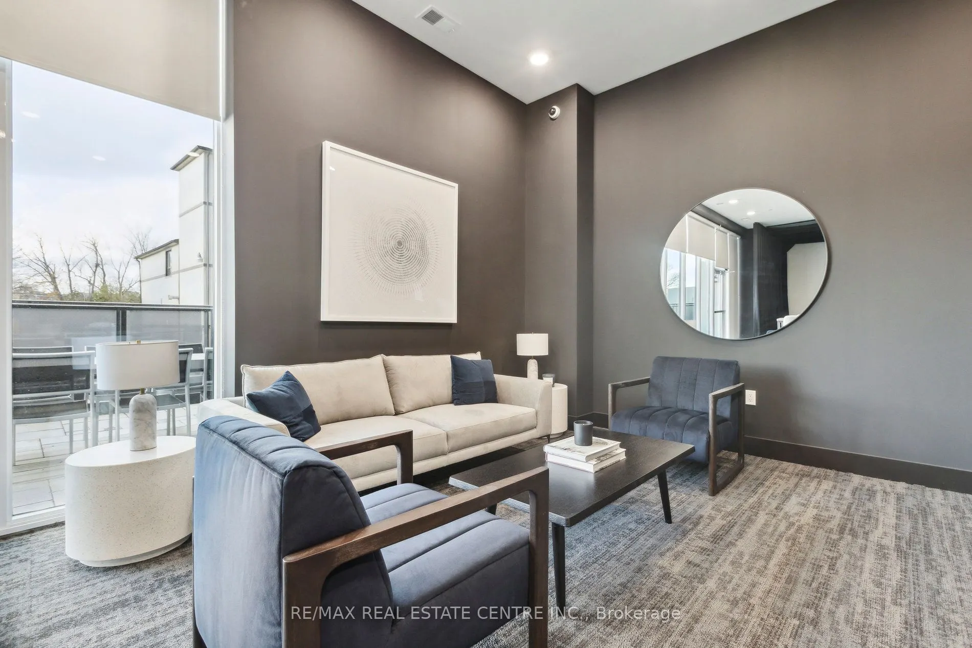 71 Wyndham Street S, #703