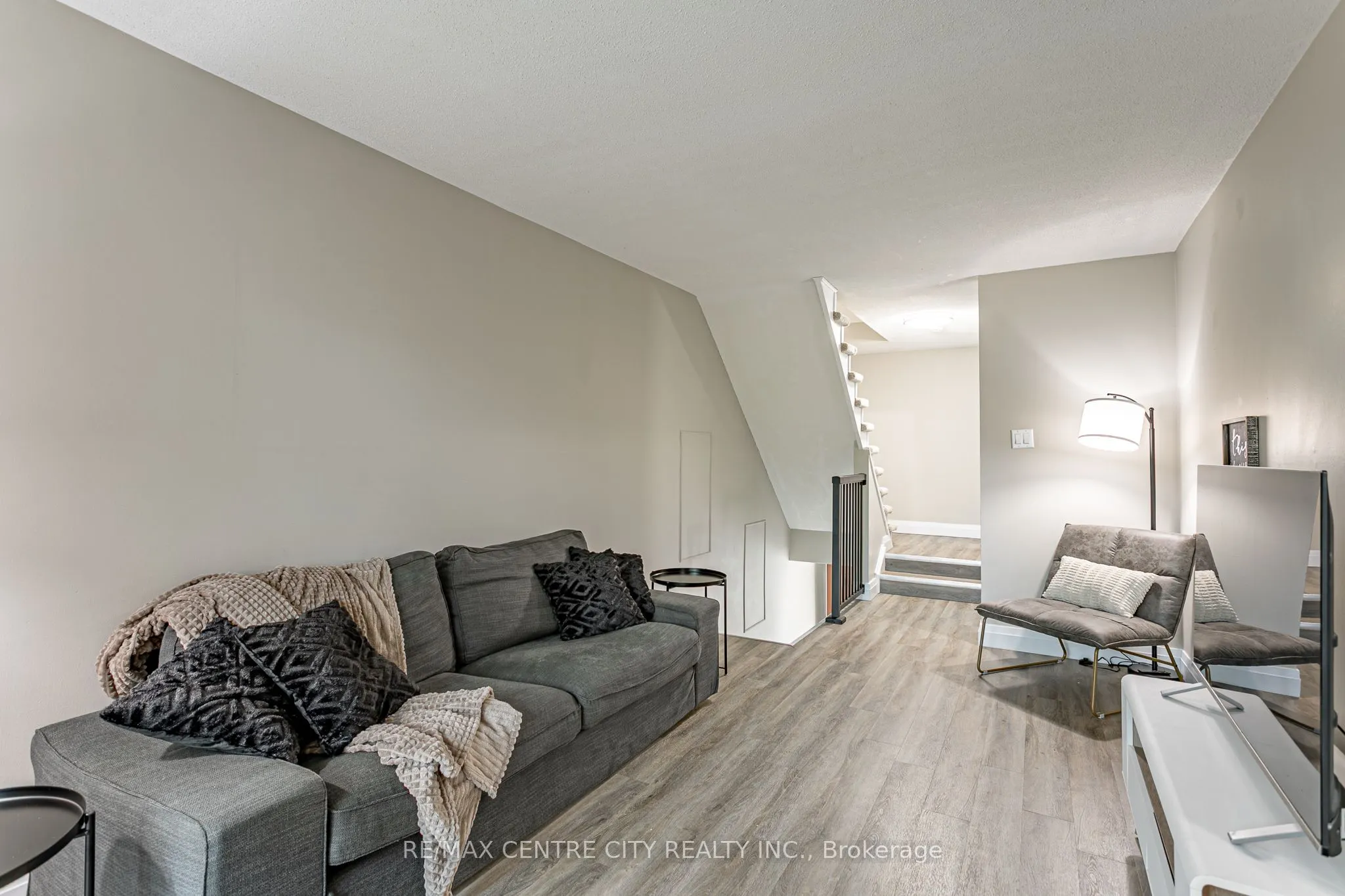 900 Pond View Road, #42