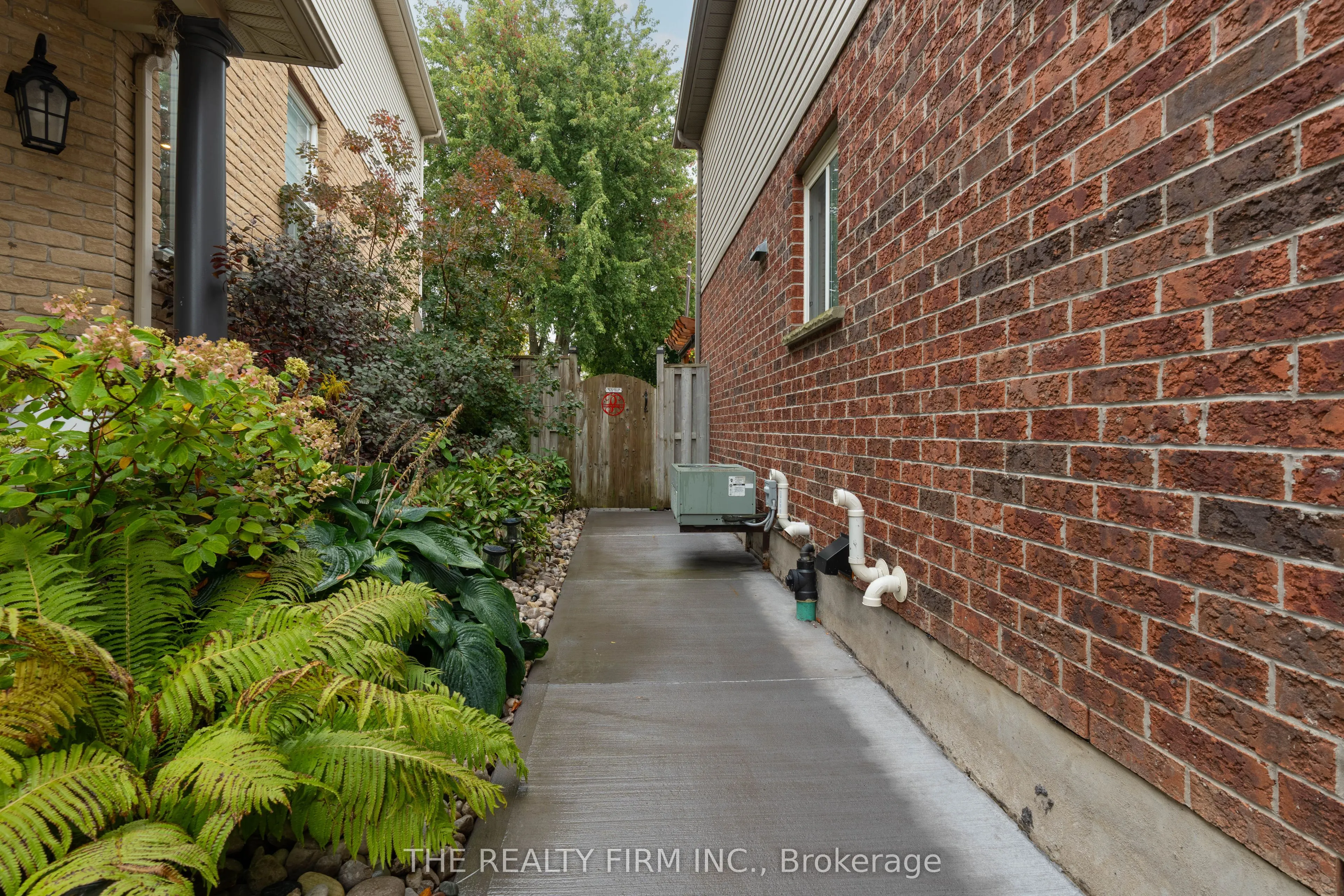 269 Rossmore Court