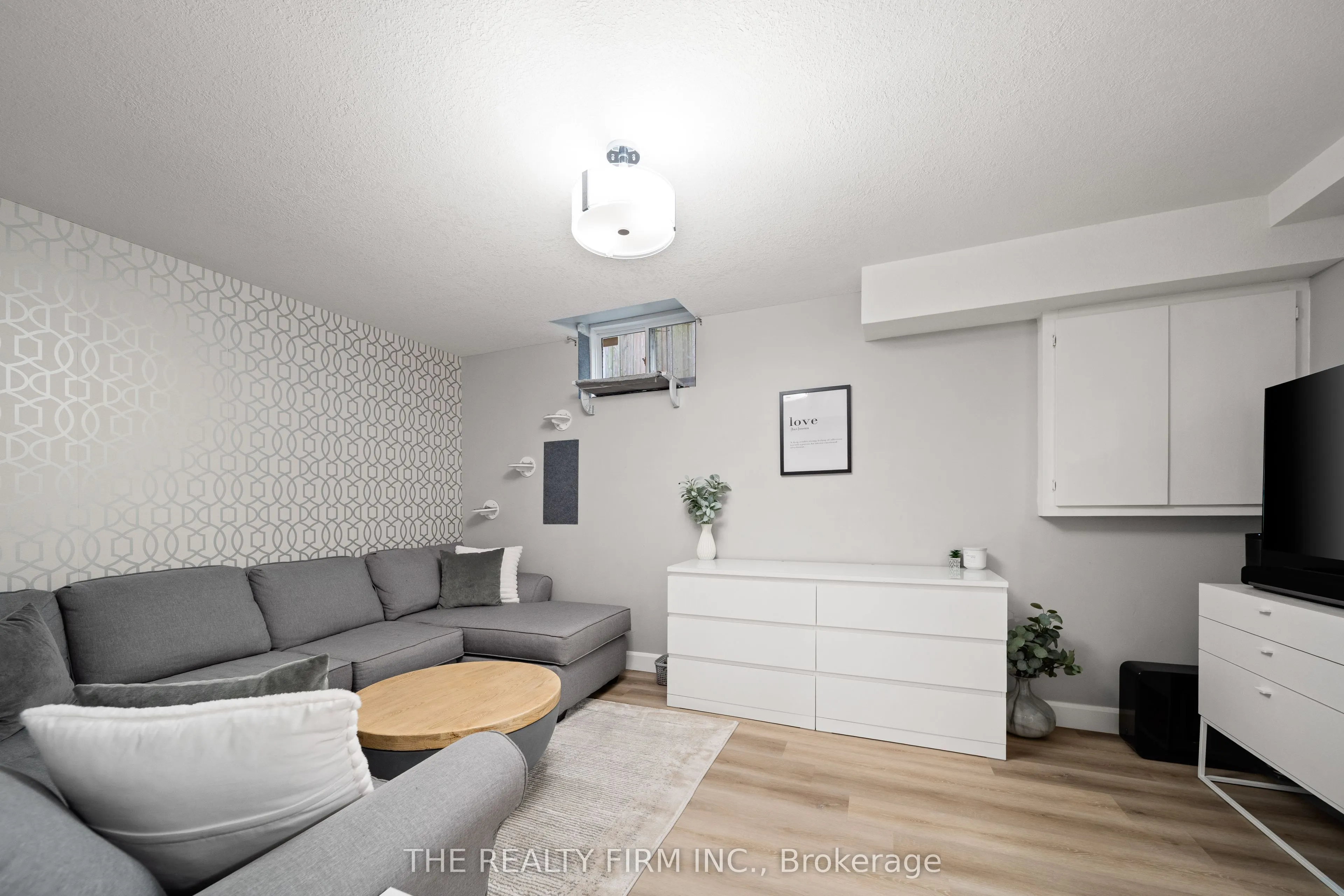 269 Rossmore Court