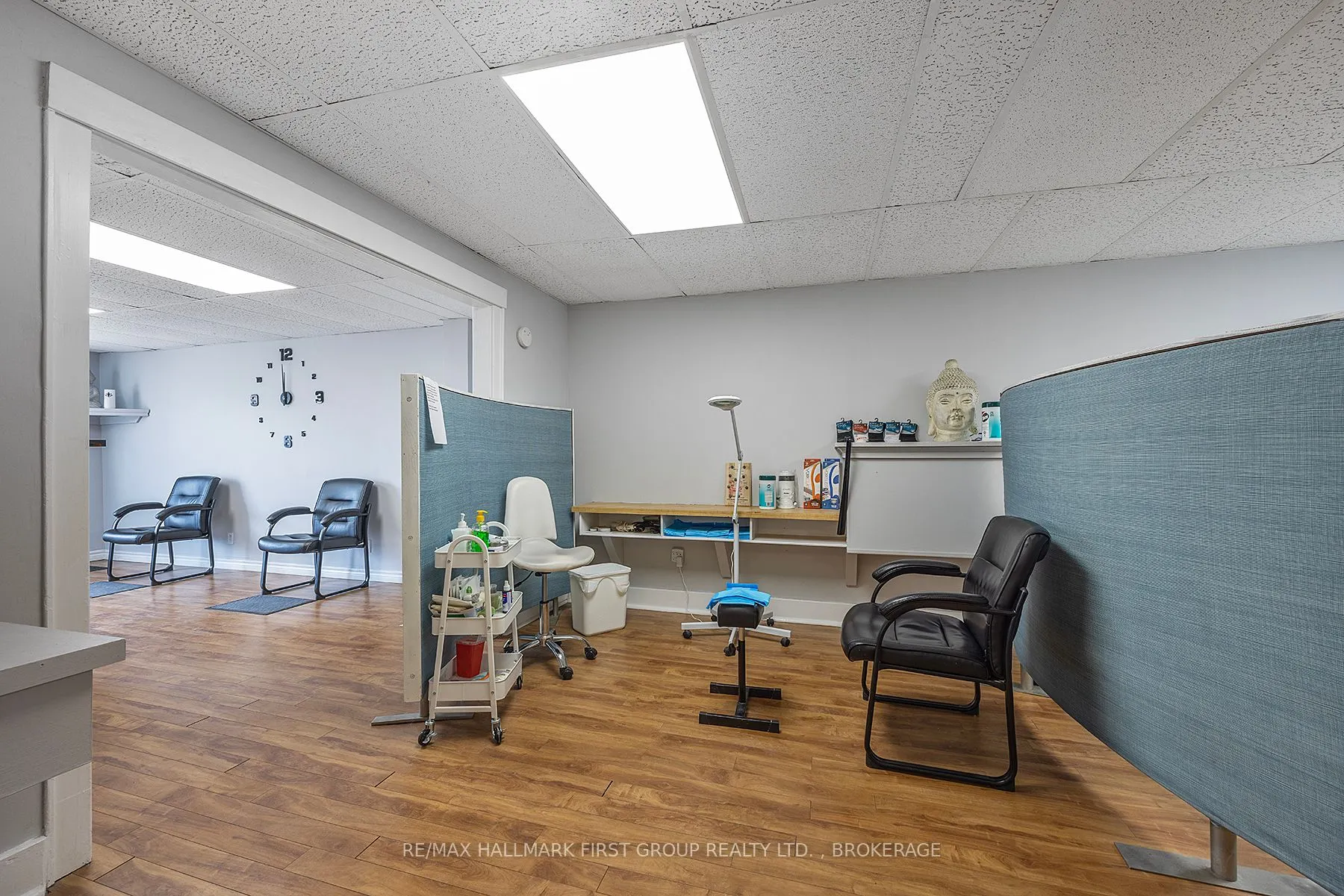 19/21 Dundas Street W