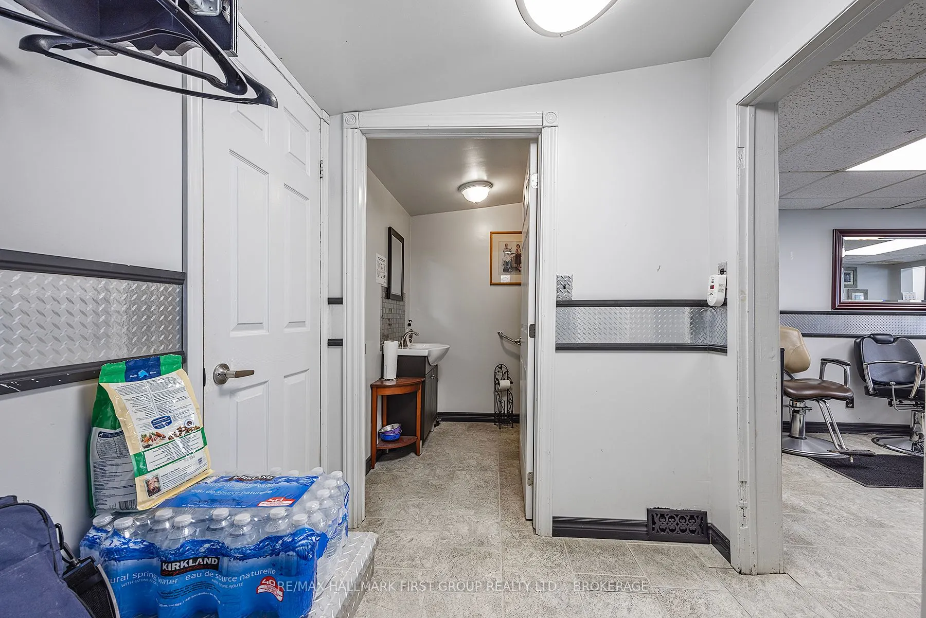 19/21 Dundas Street W