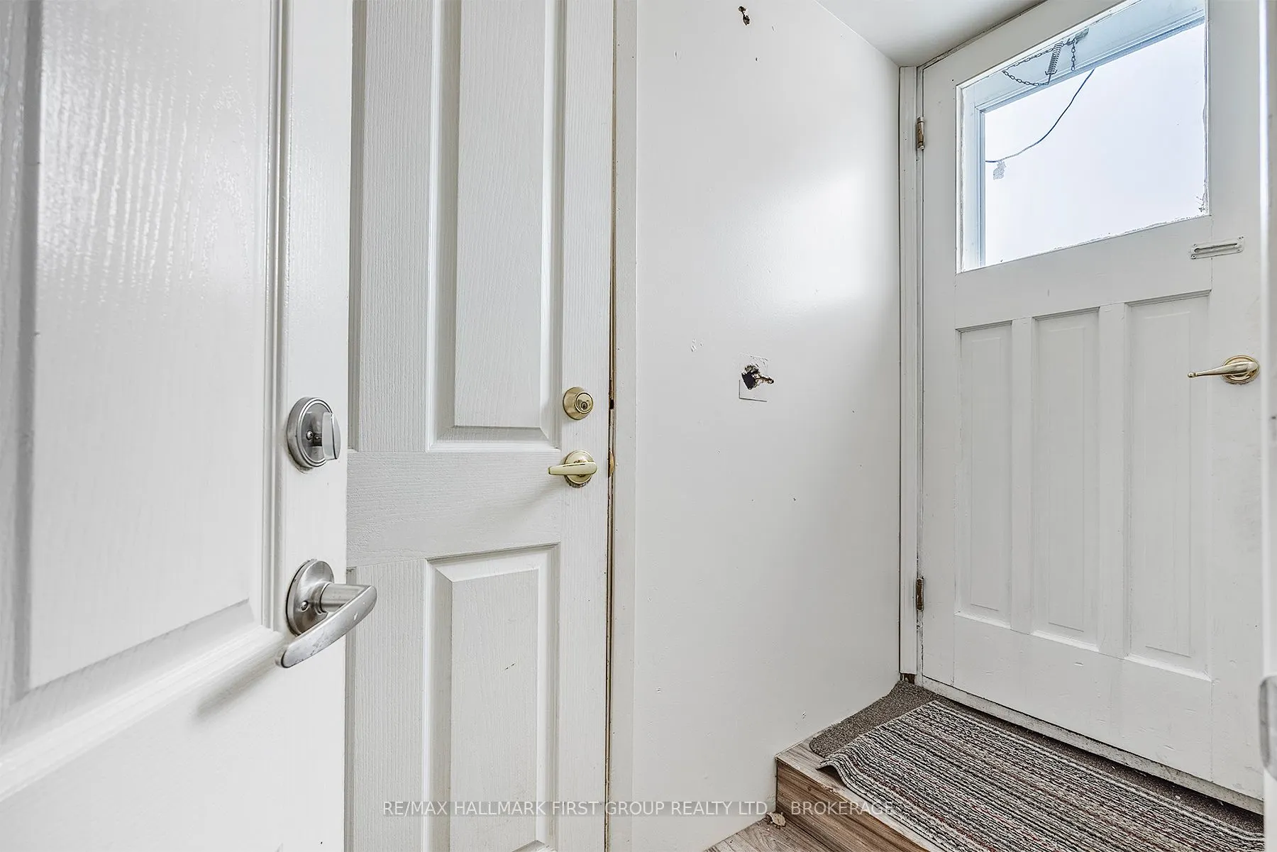 19/21 Dundas Street W