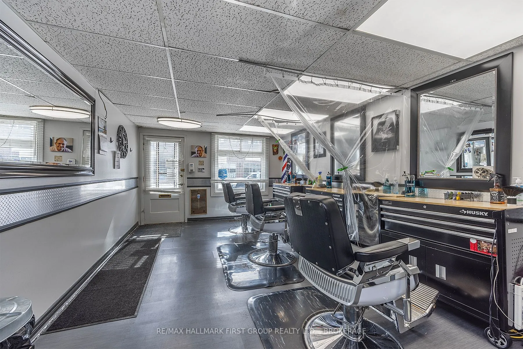 19/21 Dundas Street W