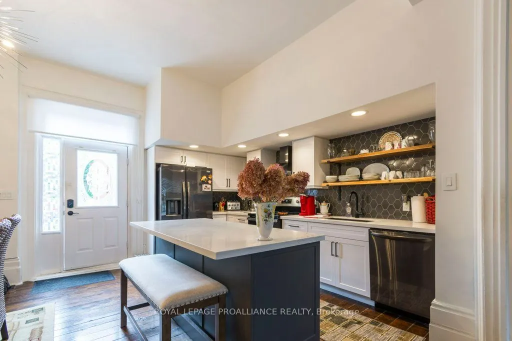 233 John Street, #5