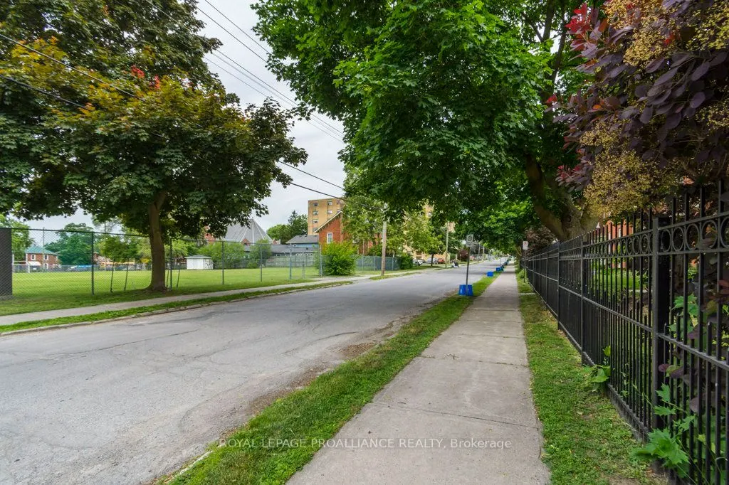 233 John Street, #5