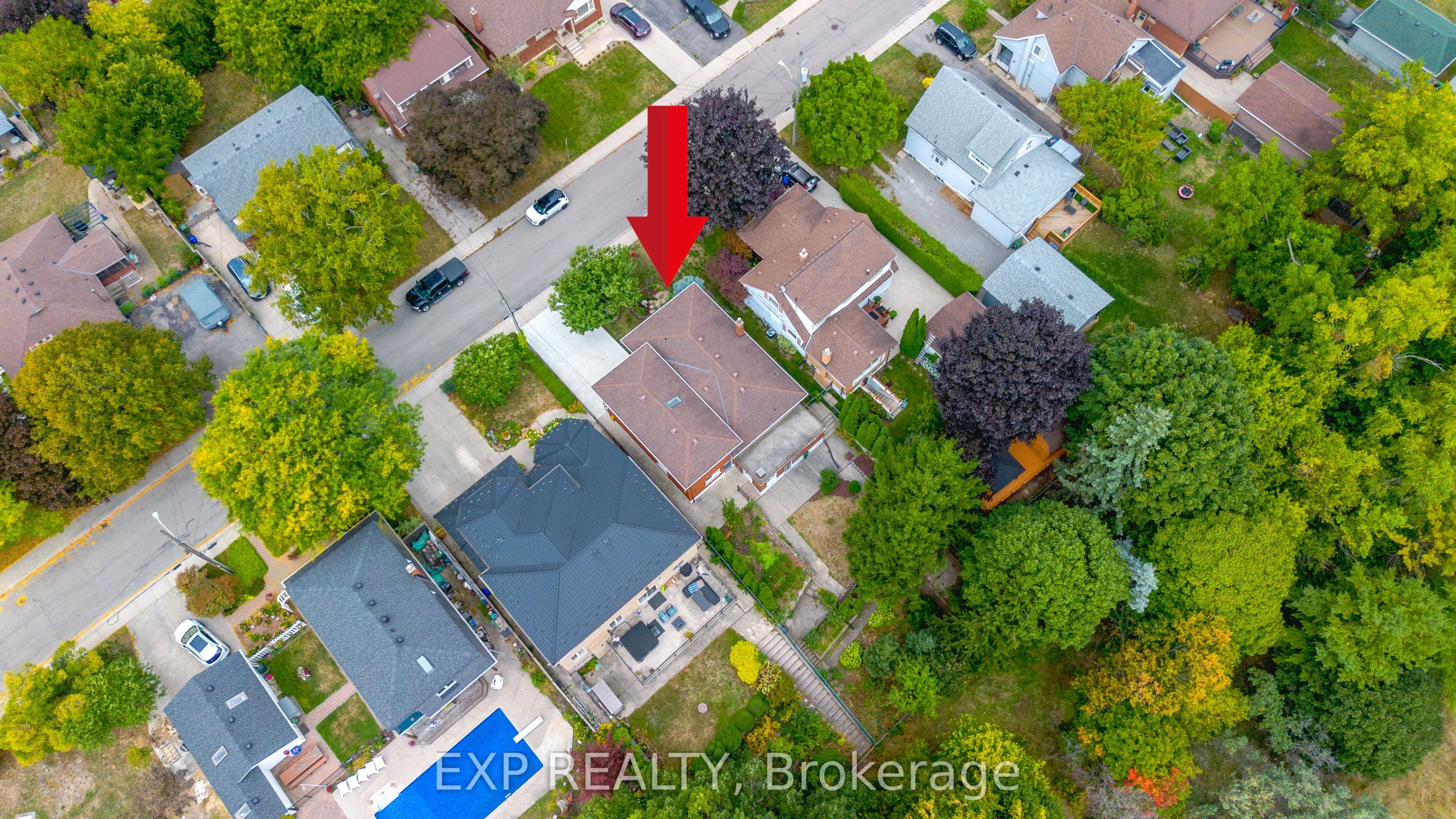 633 Rosseau Road