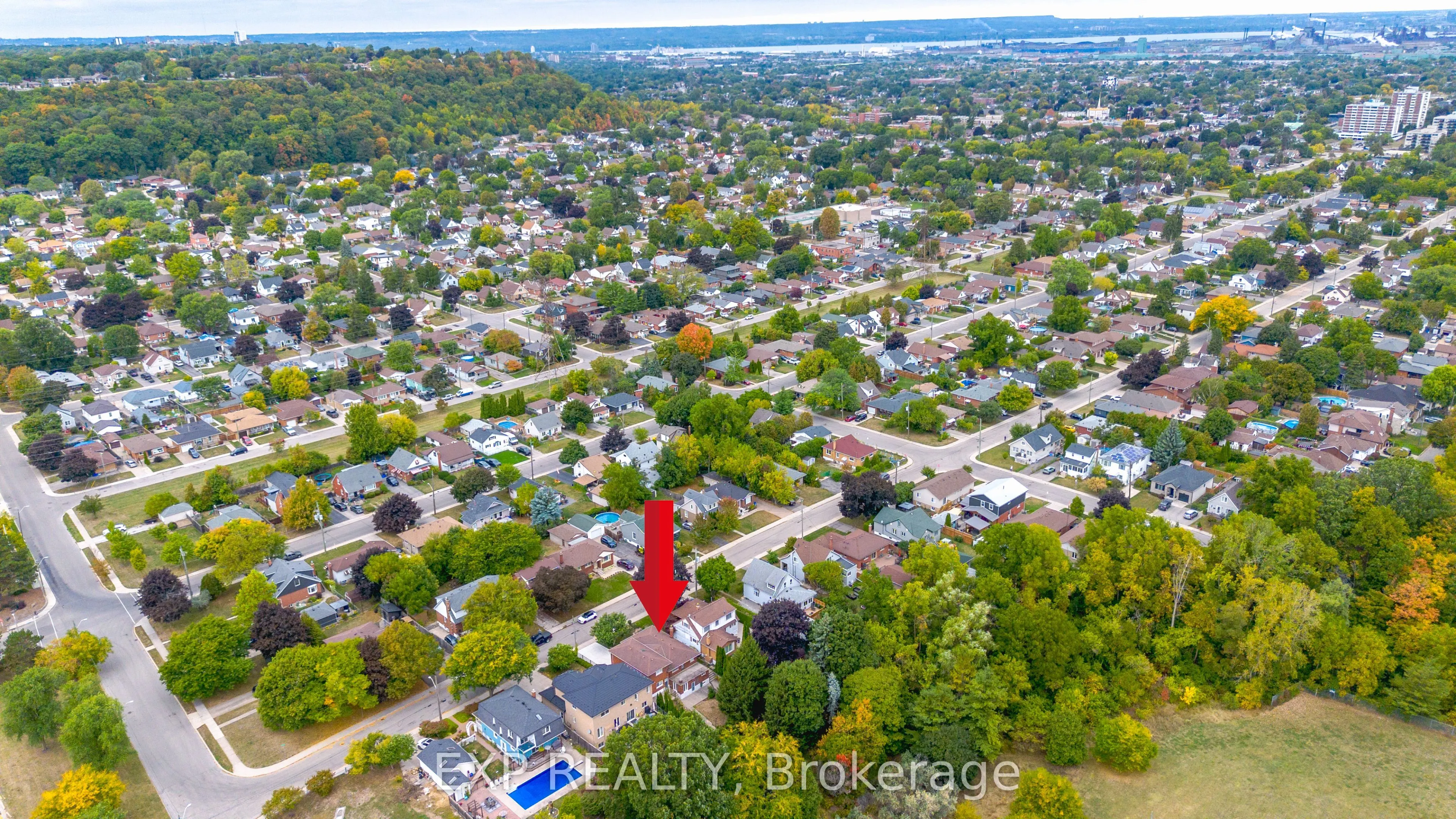 633 Rosseau Road
