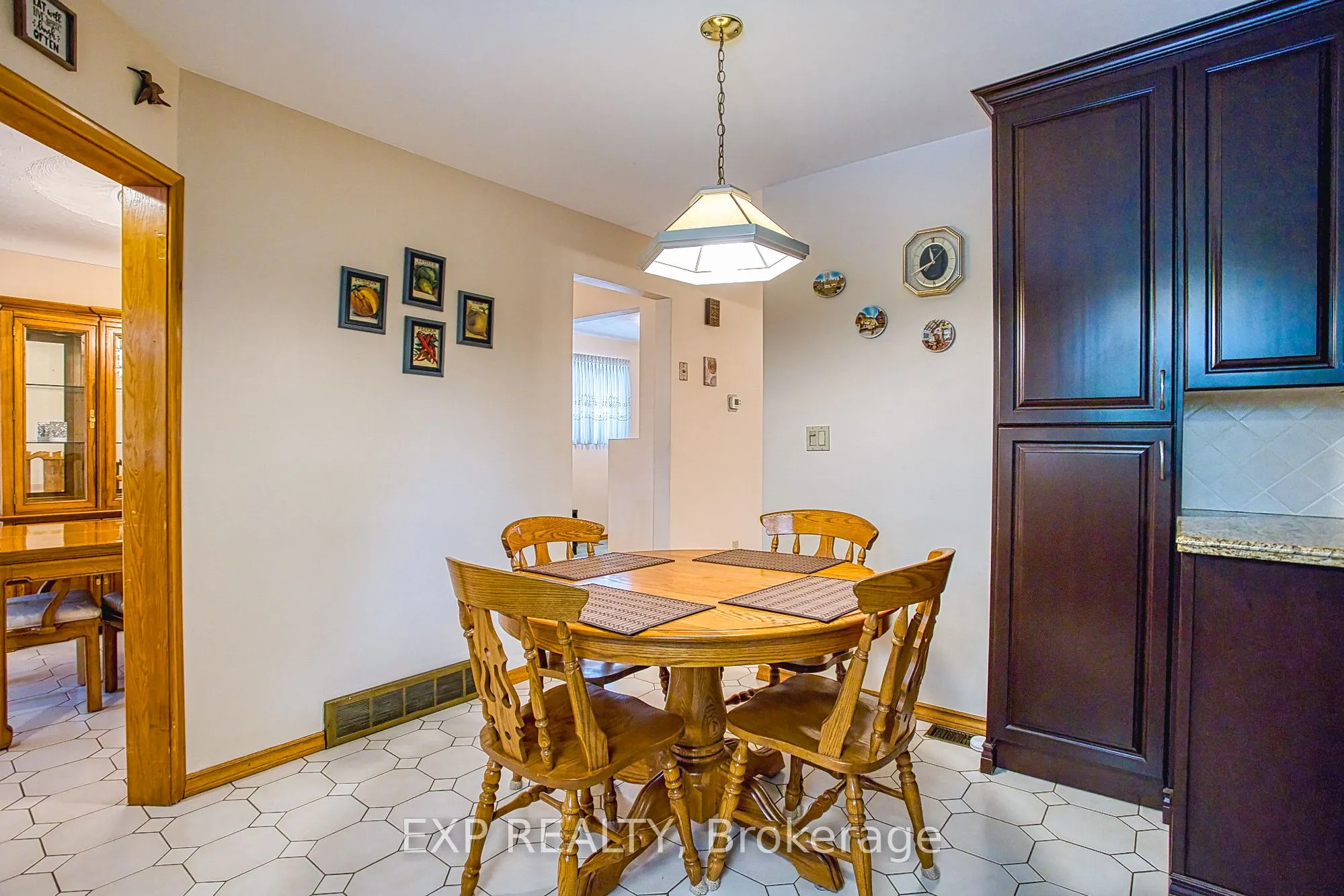 633 Rosseau Road