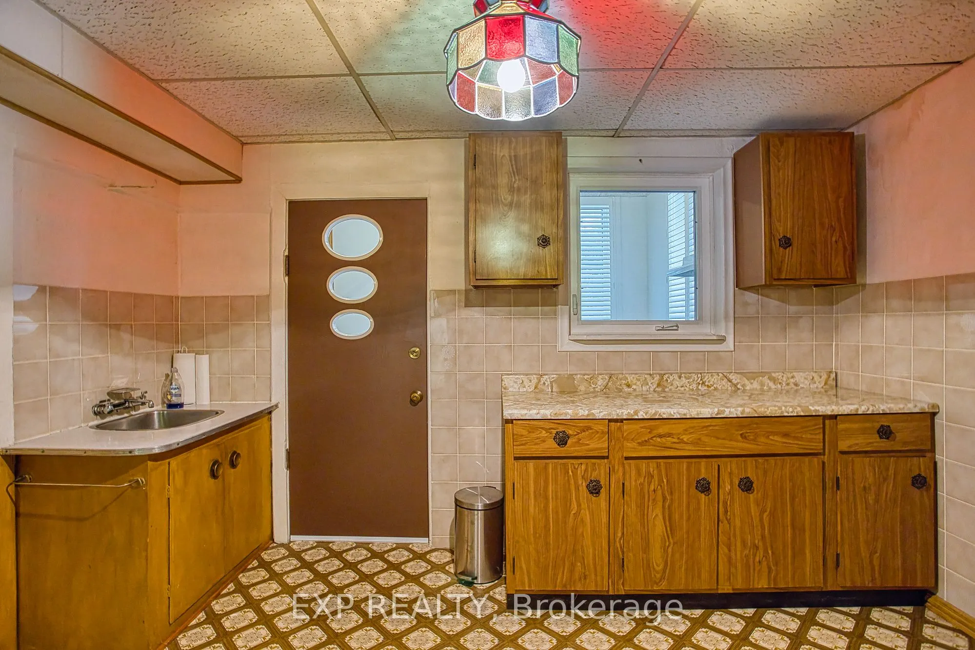 633 Rosseau Road