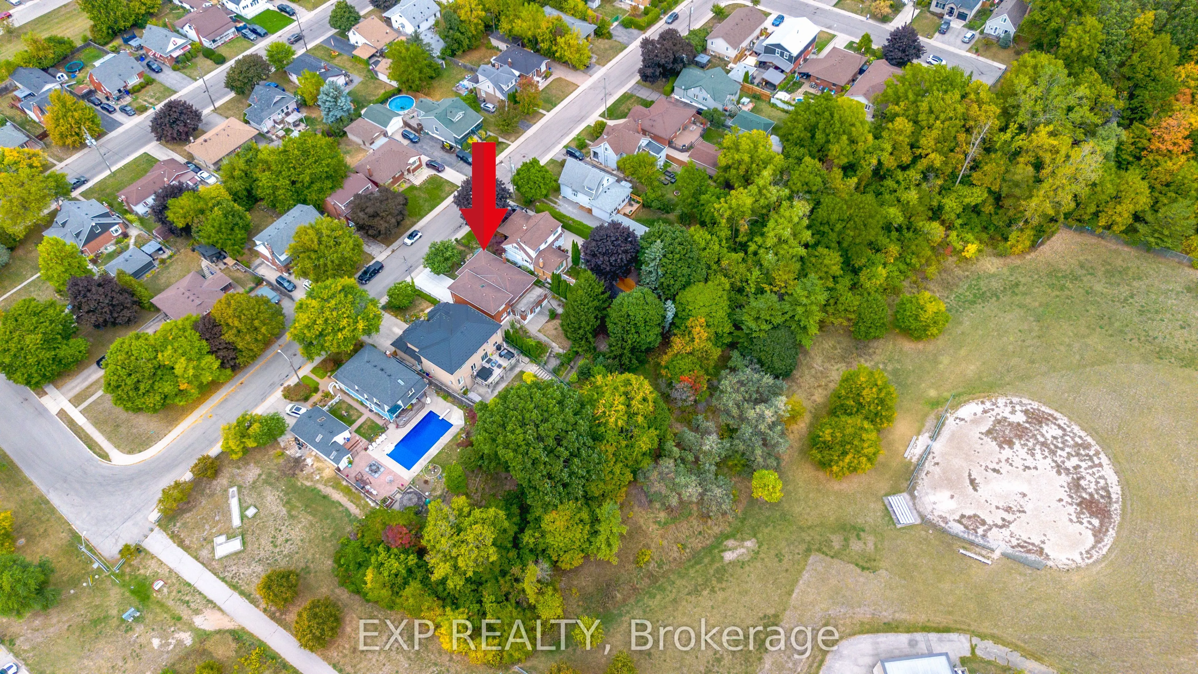 633 Rosseau Road